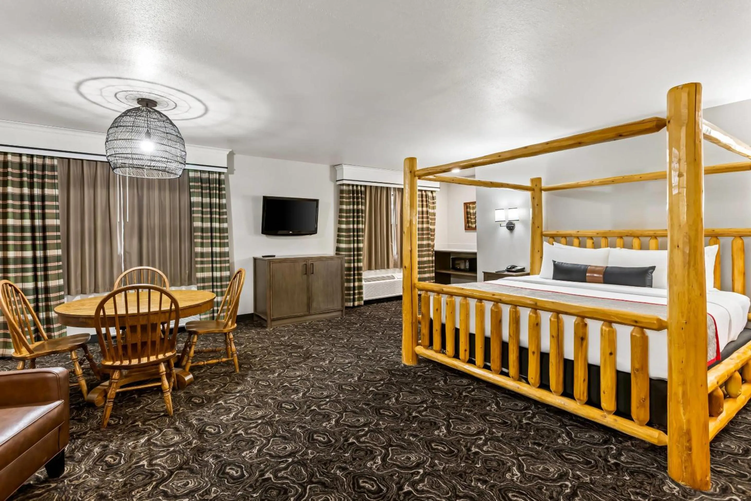 Bedroom, Bed in Lumber Jack Lodge, an Ascend Collection Hotel