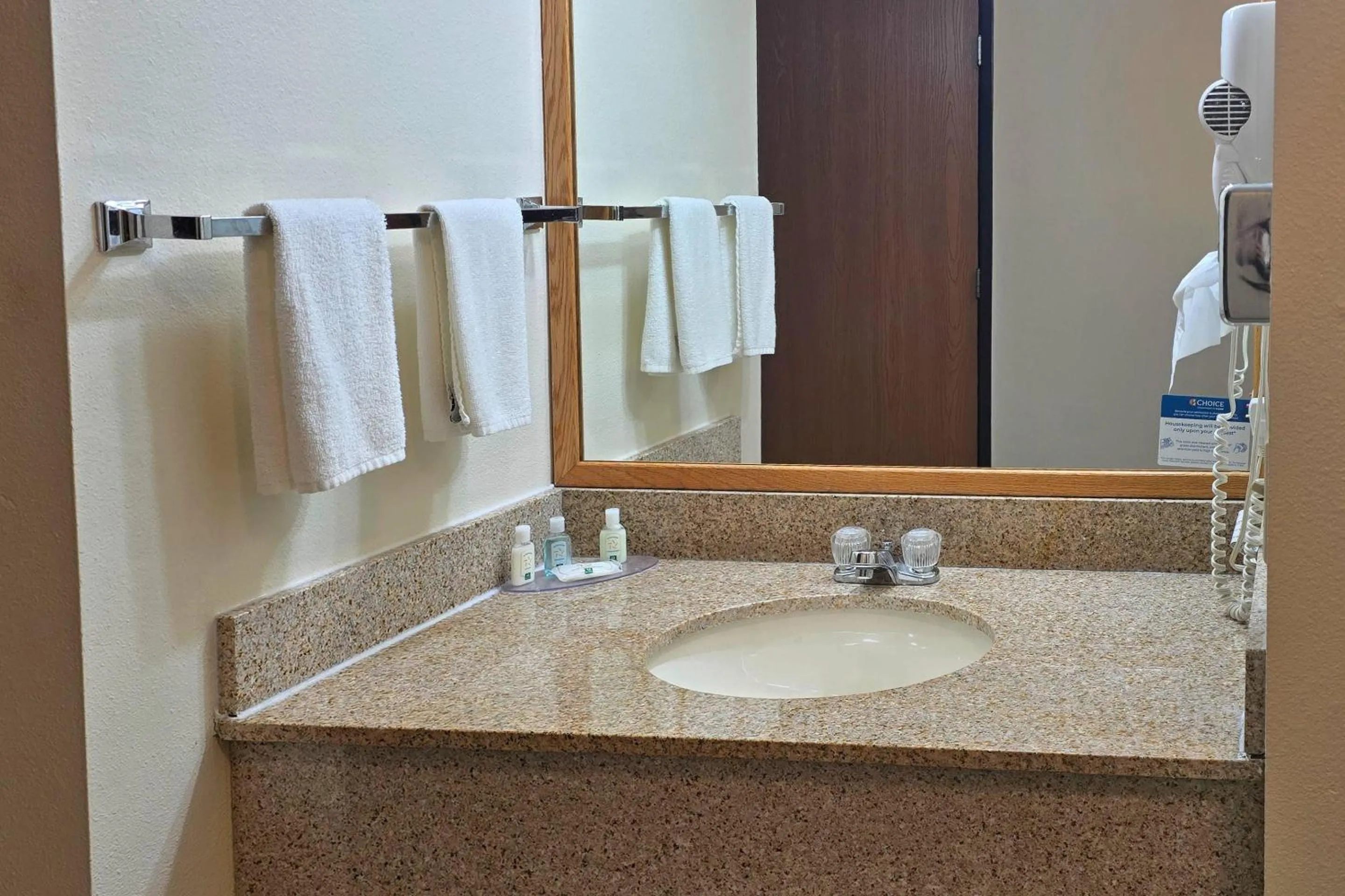 Bedroom in Quality Inn Durand I-69