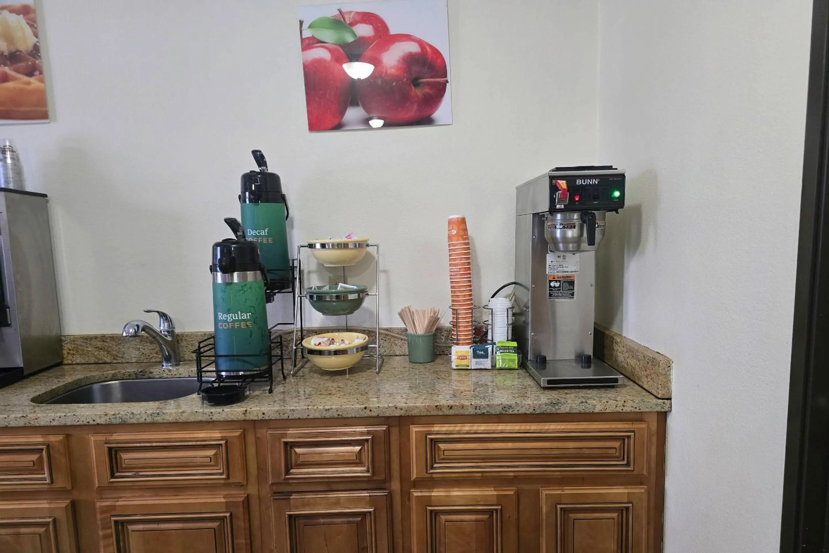 Breakfast in Quality Inn Durand I-69