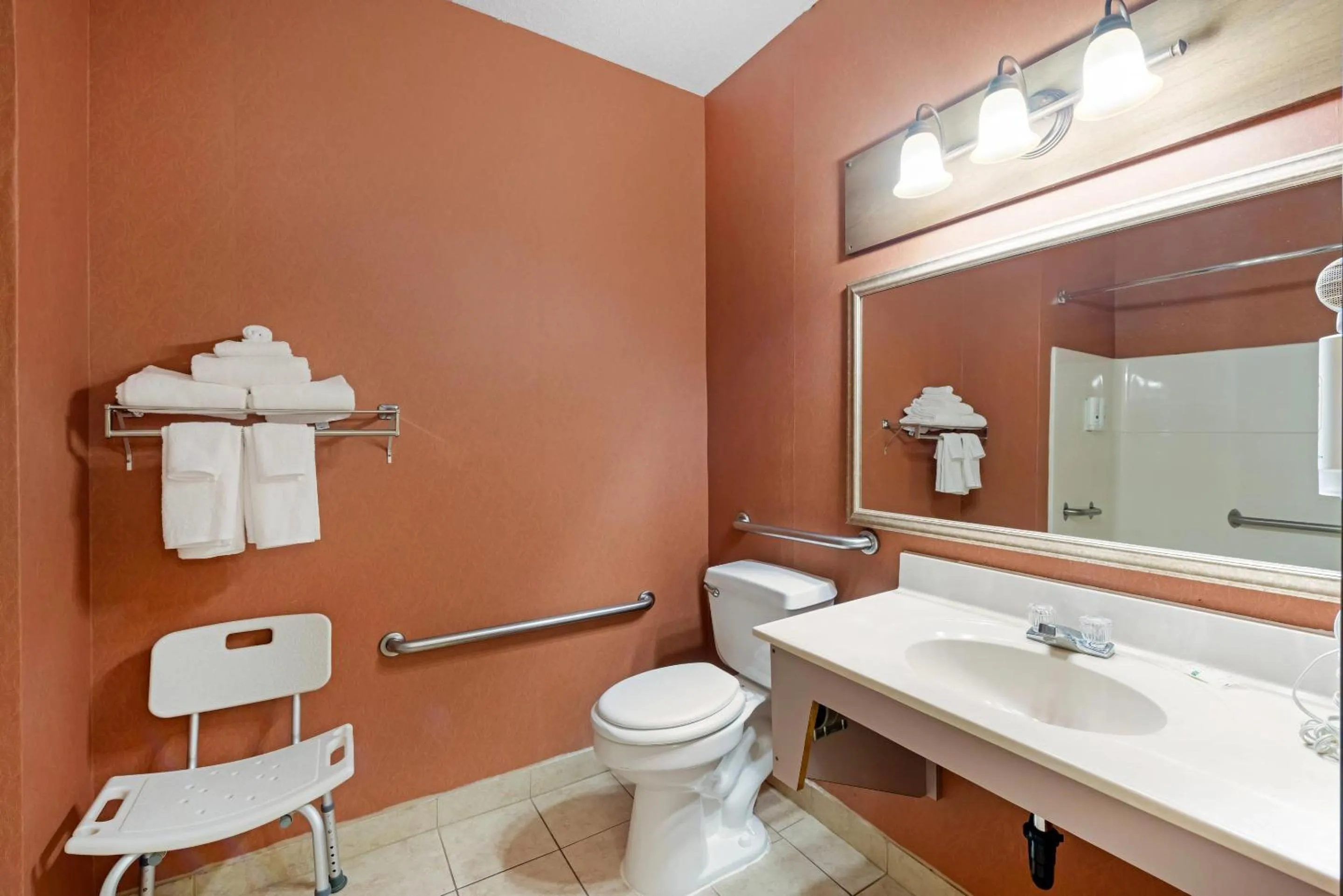 Bedroom in Quality Inn Bemidji