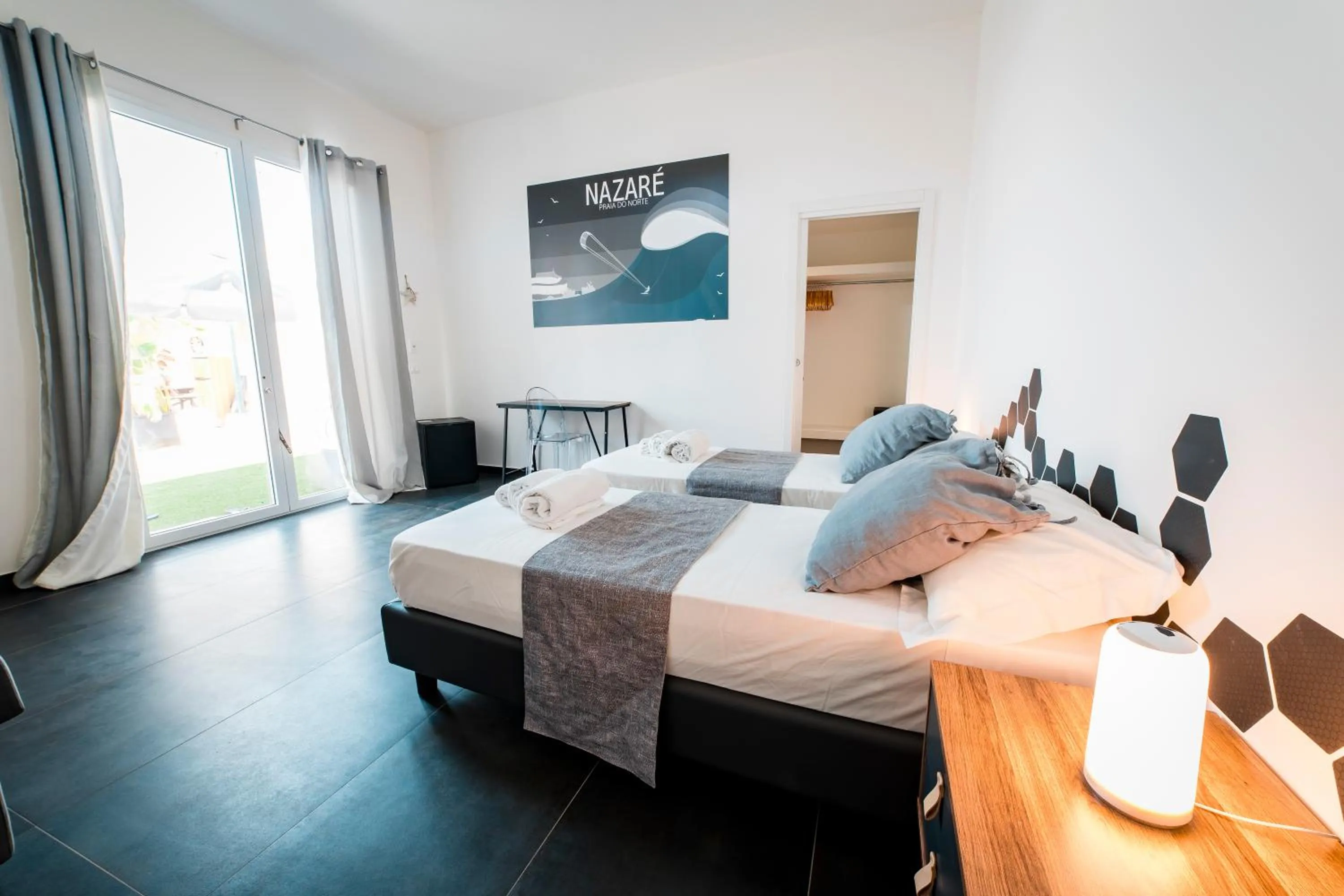 Bed in Sunset Wave - STAGNONE KITESURF VILLAGE