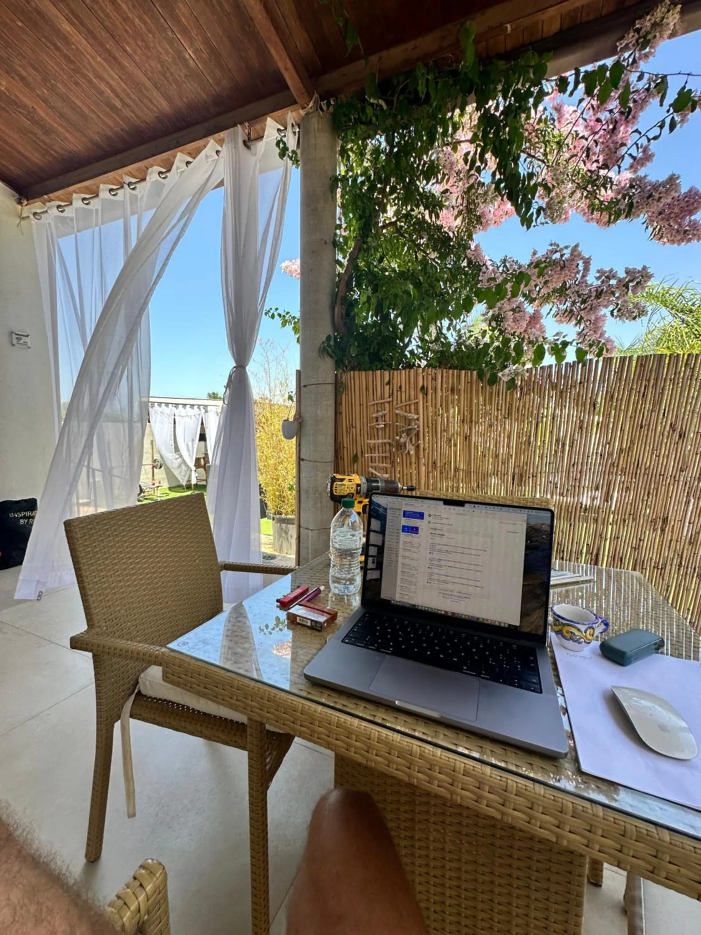 Patio in Sunset Wave - STAGNONE KITESURF VILLAGE