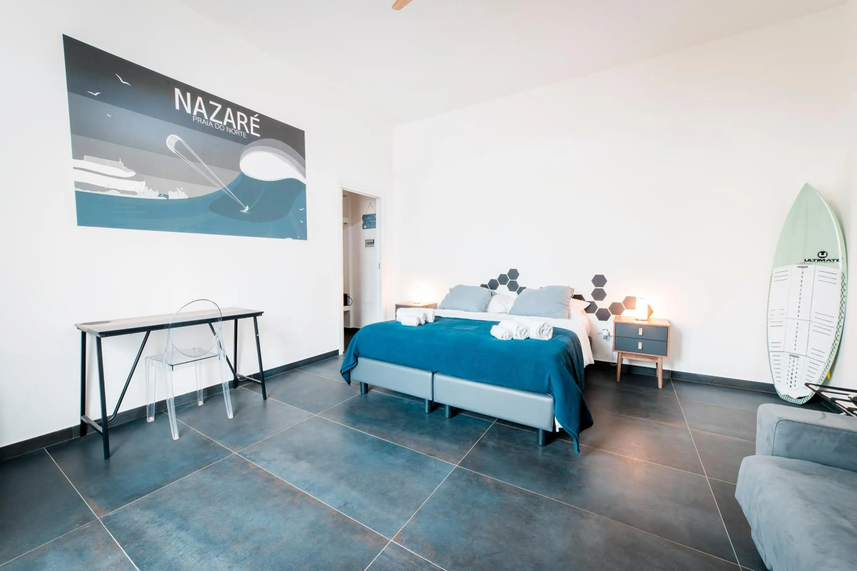 Bed in Sunset Wave - STAGNONE KITESURF VILLAGE