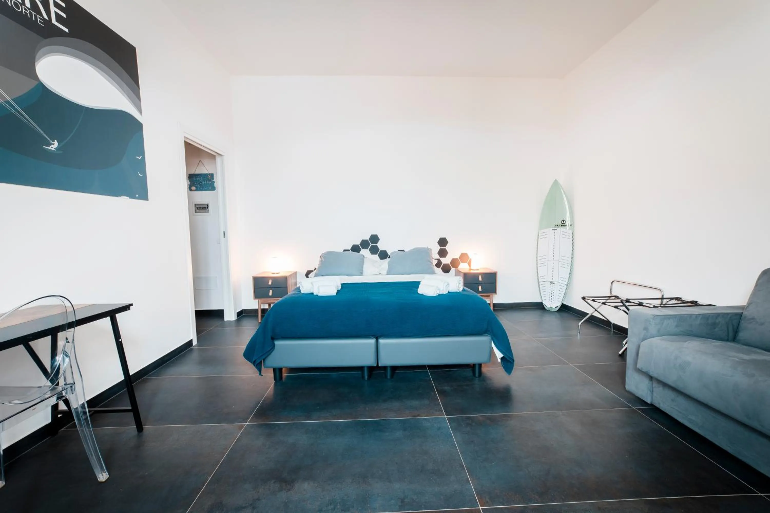 Bed in Sunset Wave - STAGNONE KITESURF VILLAGE