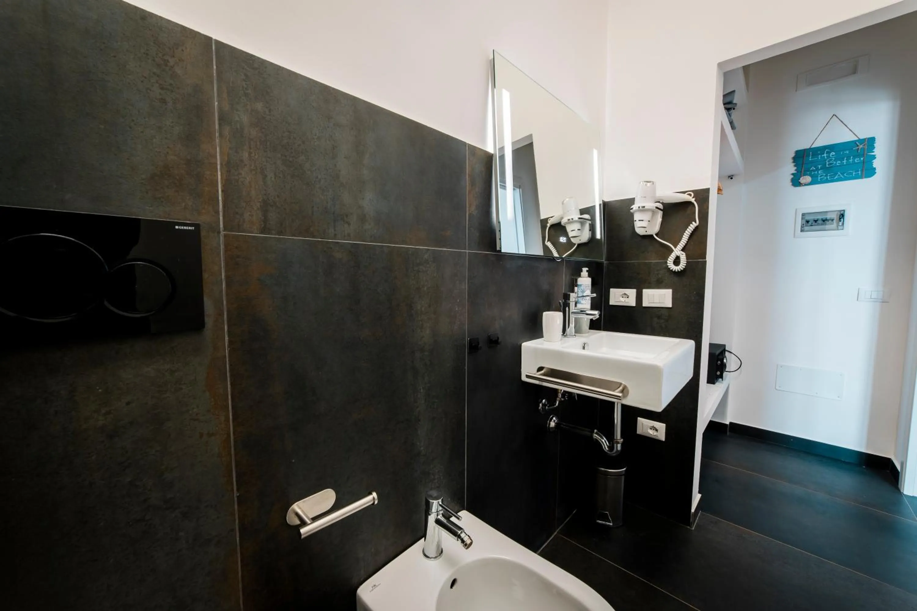 Bathroom in Sunset Wave - STAGNONE KITESURF VILLAGE