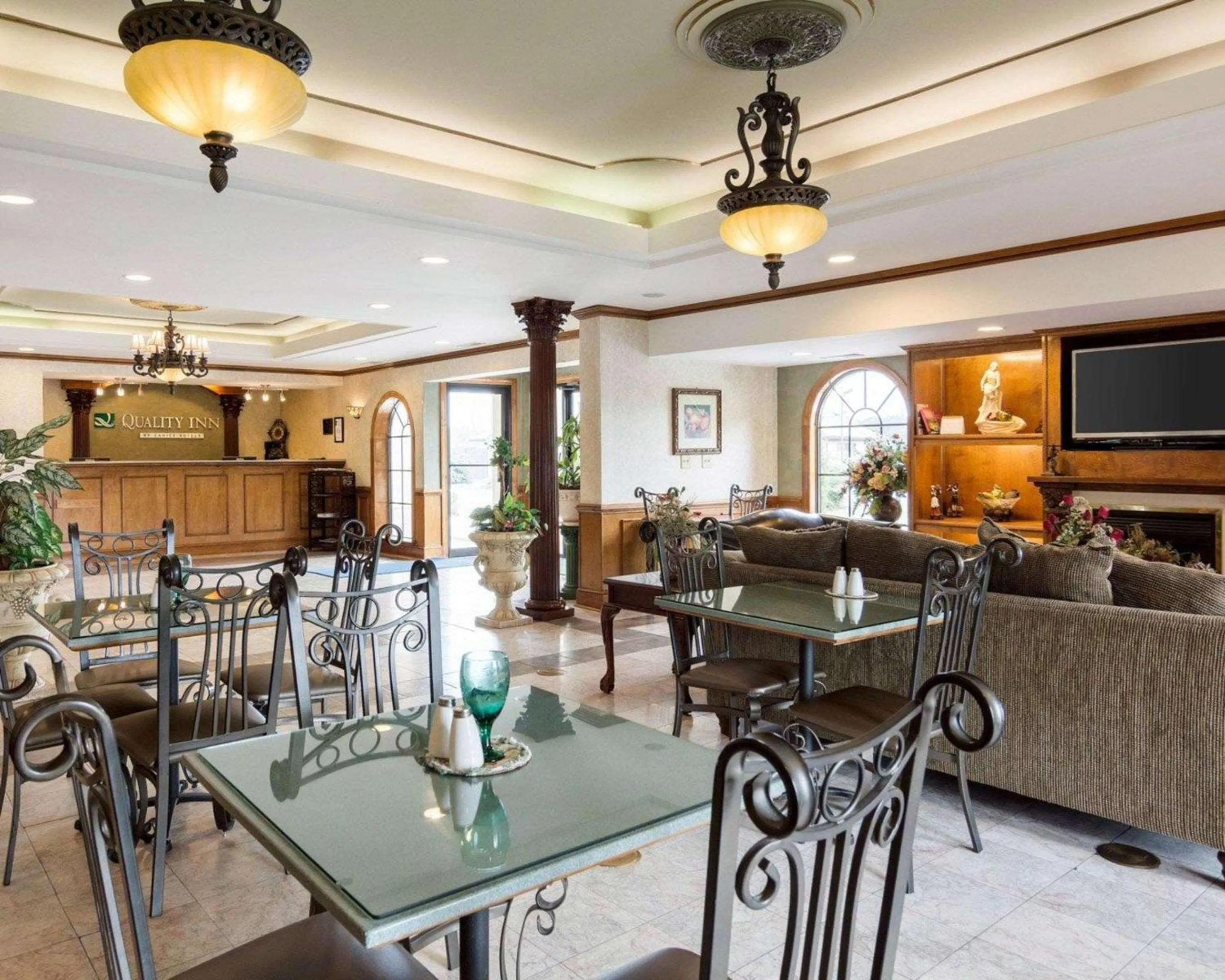 Restaurant/places to eat in Quality Inn South Hill I-85