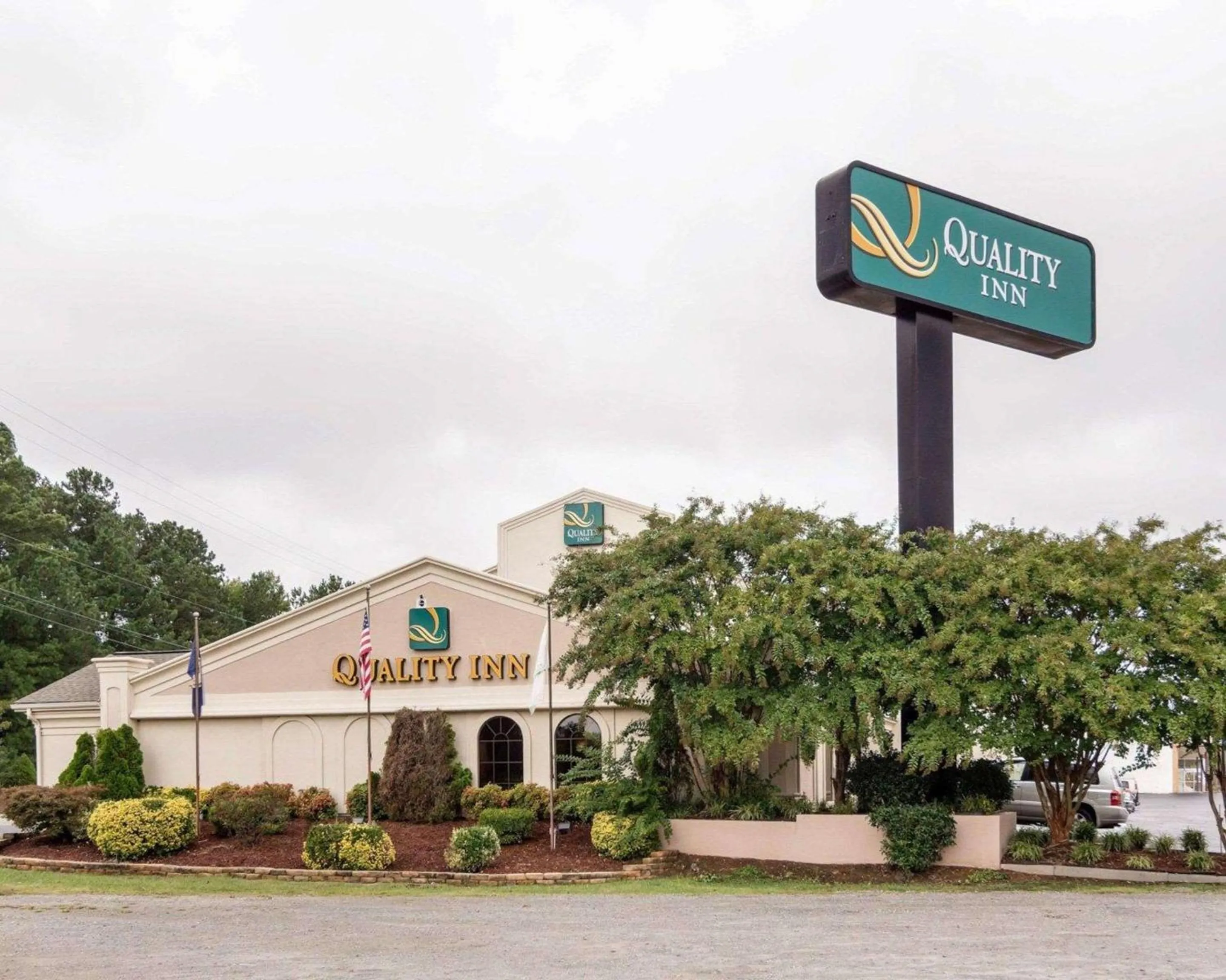 Property building in Quality Inn South Hill I-85