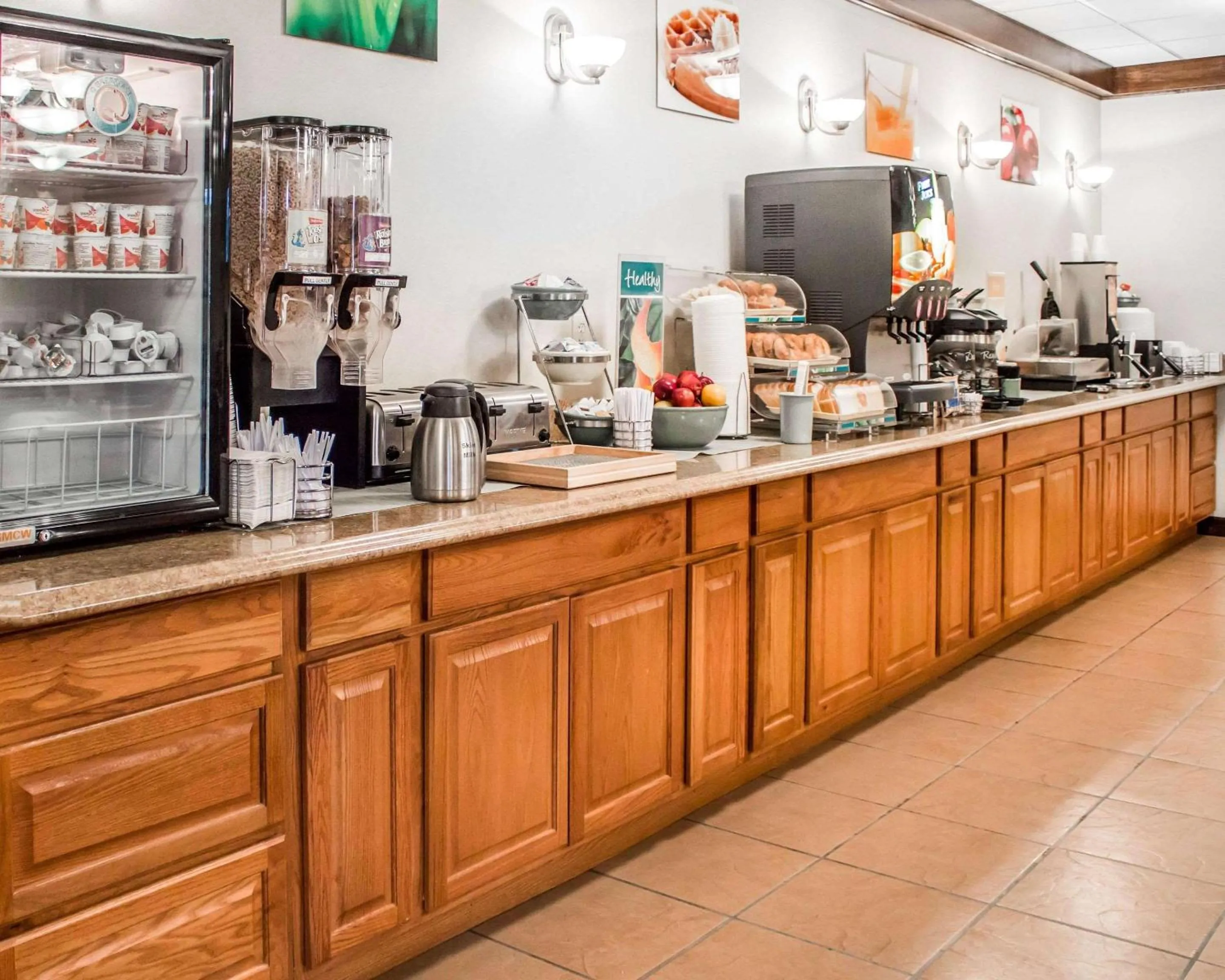 Restaurant/places to eat in Quality Inn & Conference Center Franklin Downtown