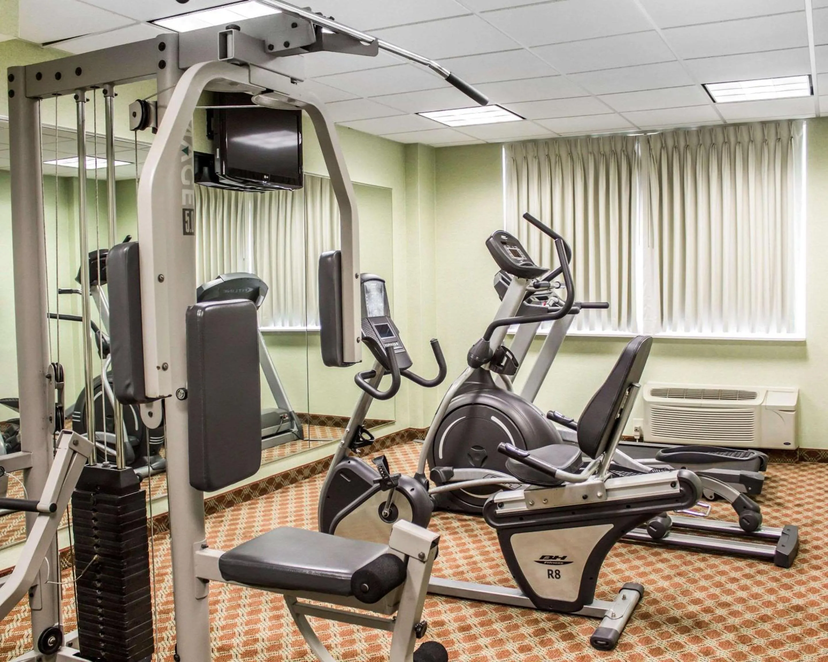 Fitness centre/facilities in Quality Inn & Conference Center Franklin Downtown