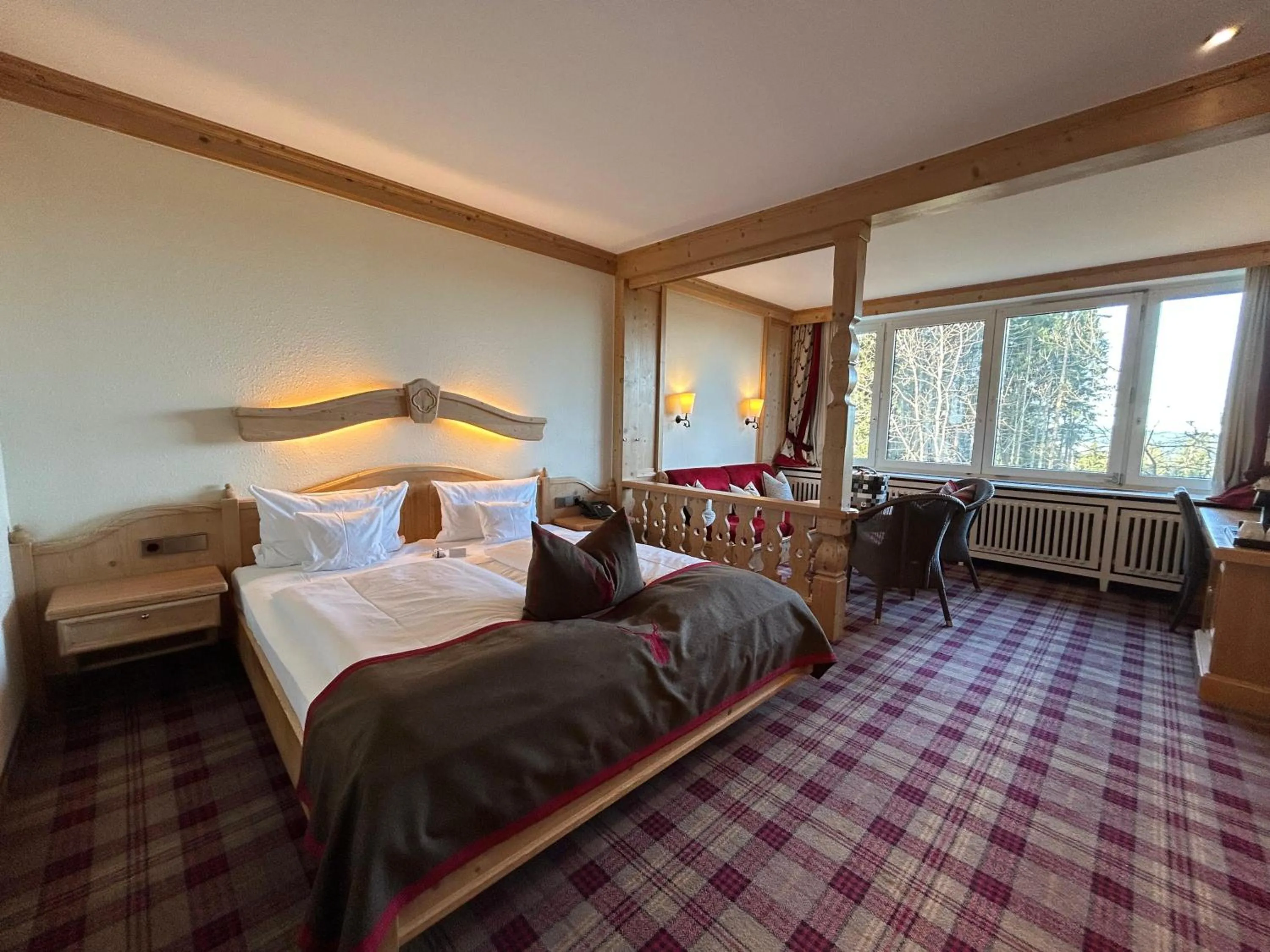 Bed in Schwarzwald Wellnesshotel SAIGERHÖH I Spa Golf & Wandern über dem Titisee