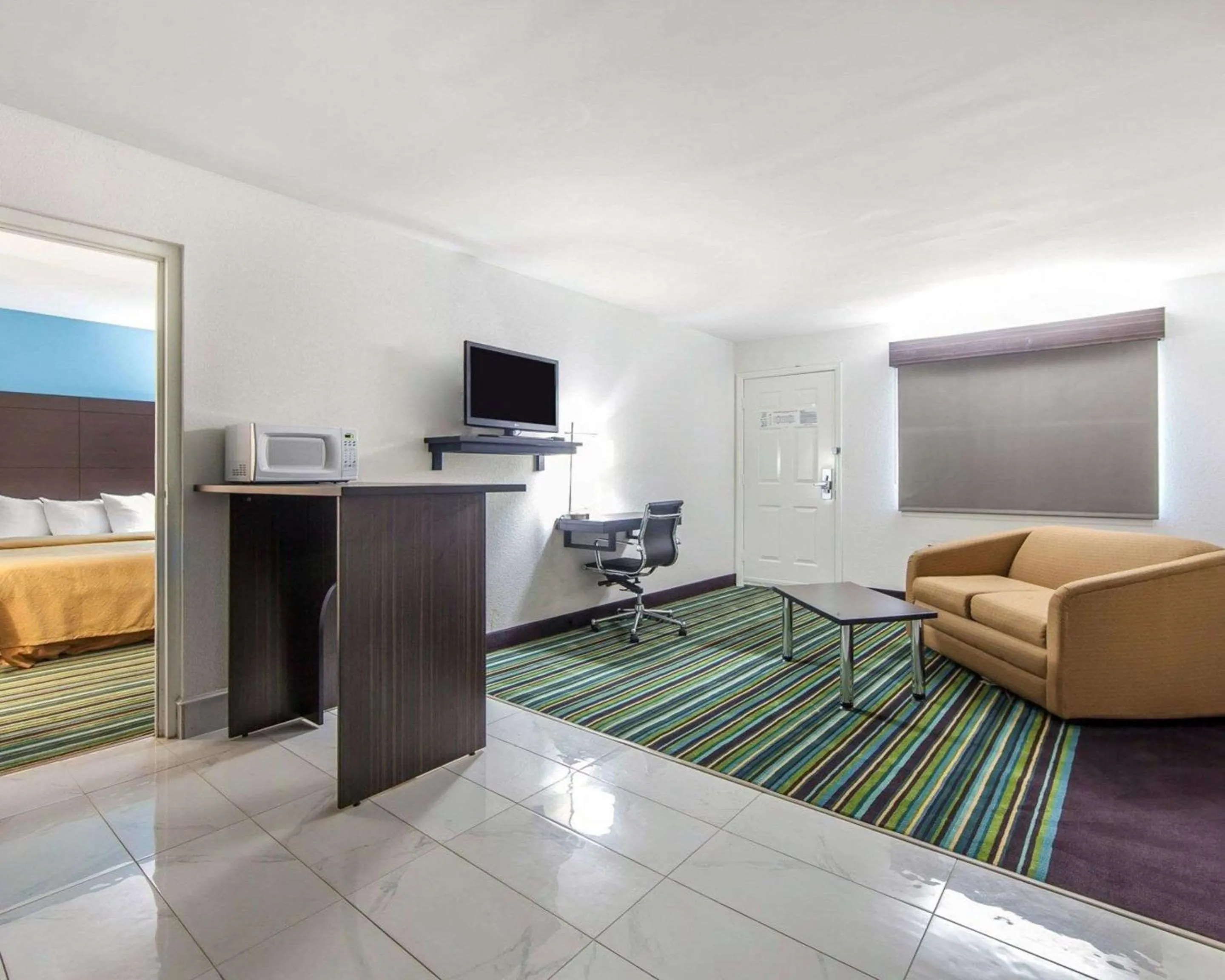 Photo of the whole room, Bed in Quality Inn & Suites