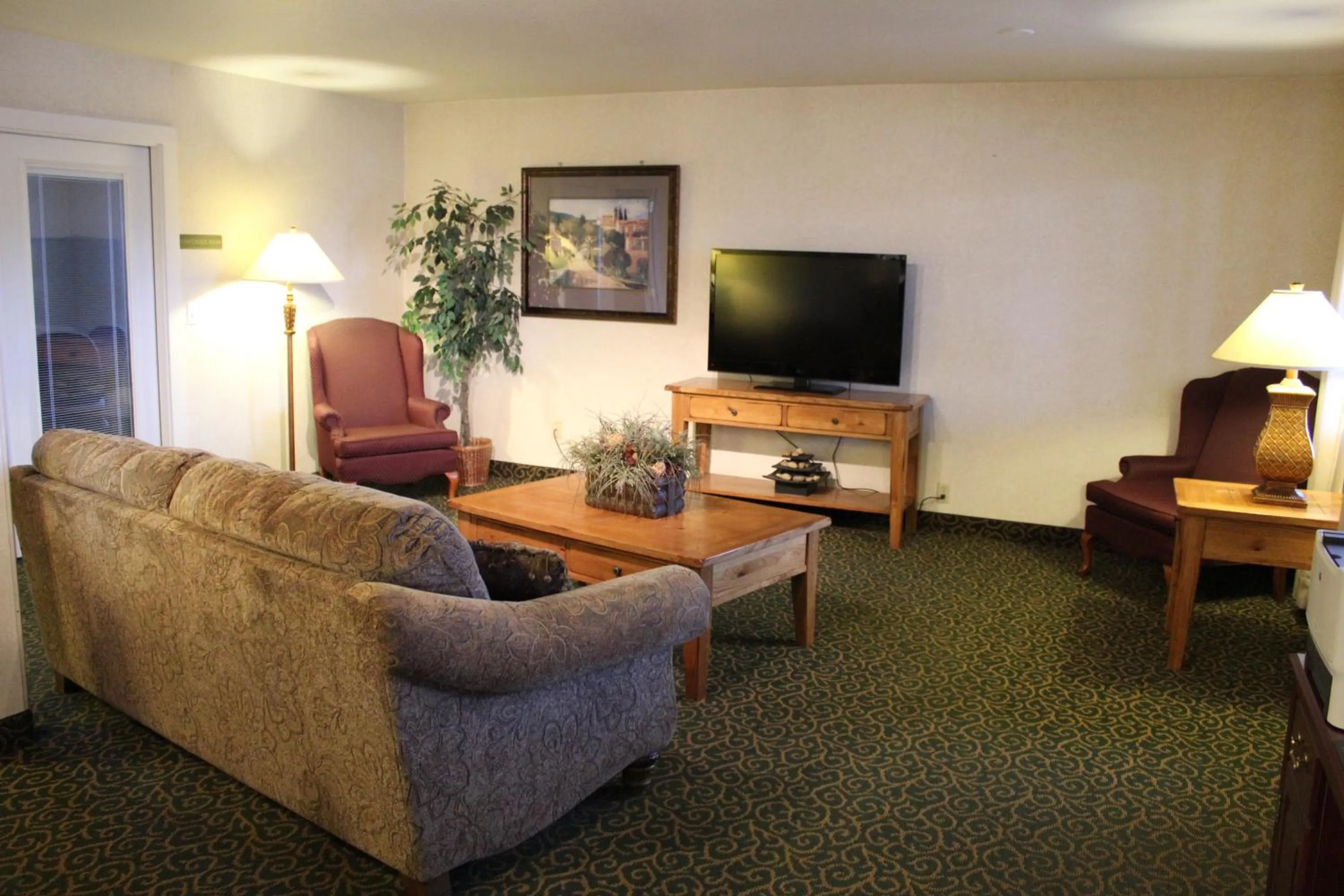Communal lounge/ TV room in Quality Inn & Suites Goldendale