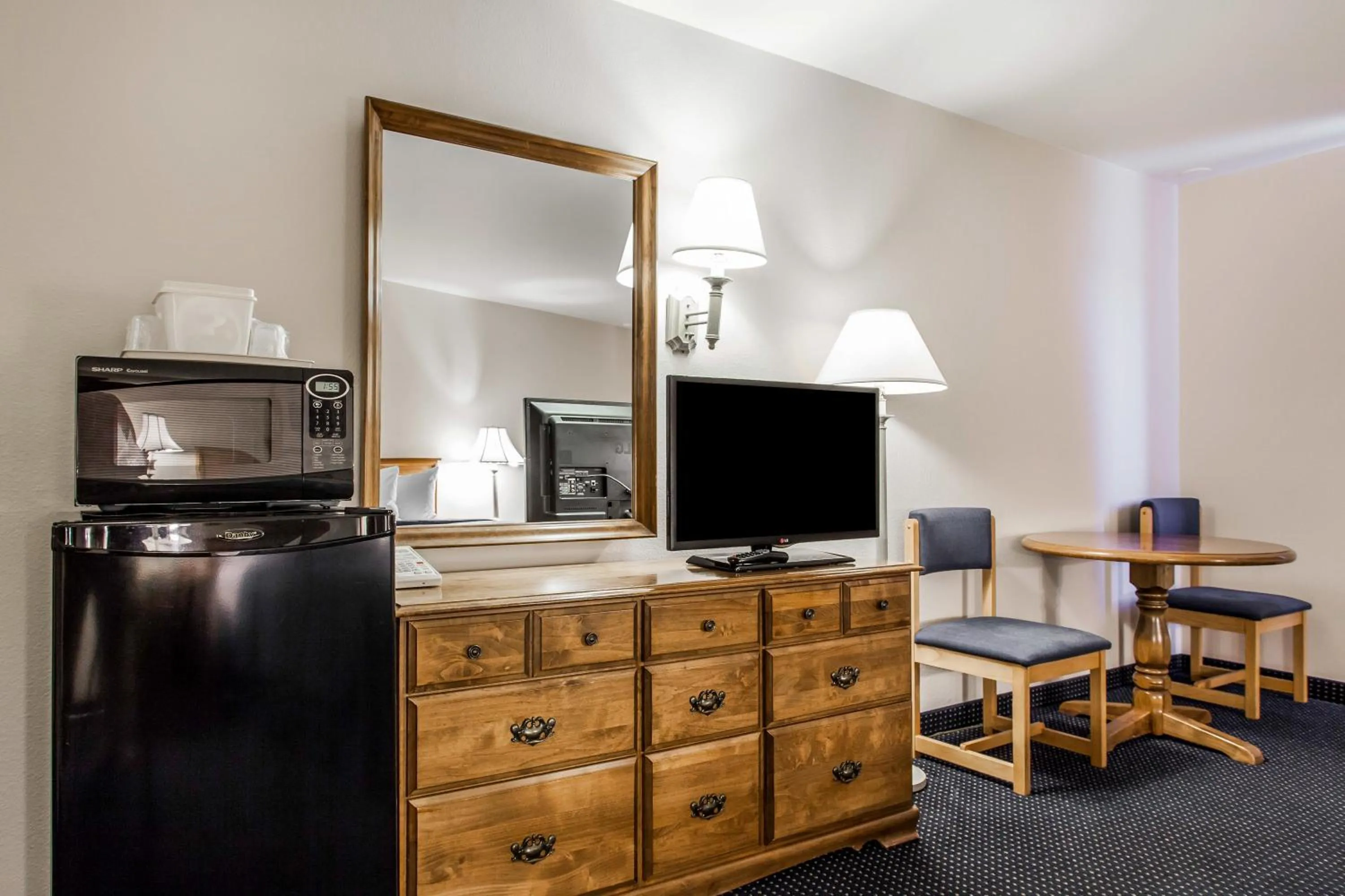 Photo of the whole room in Quality Inn & Suites Goldendale