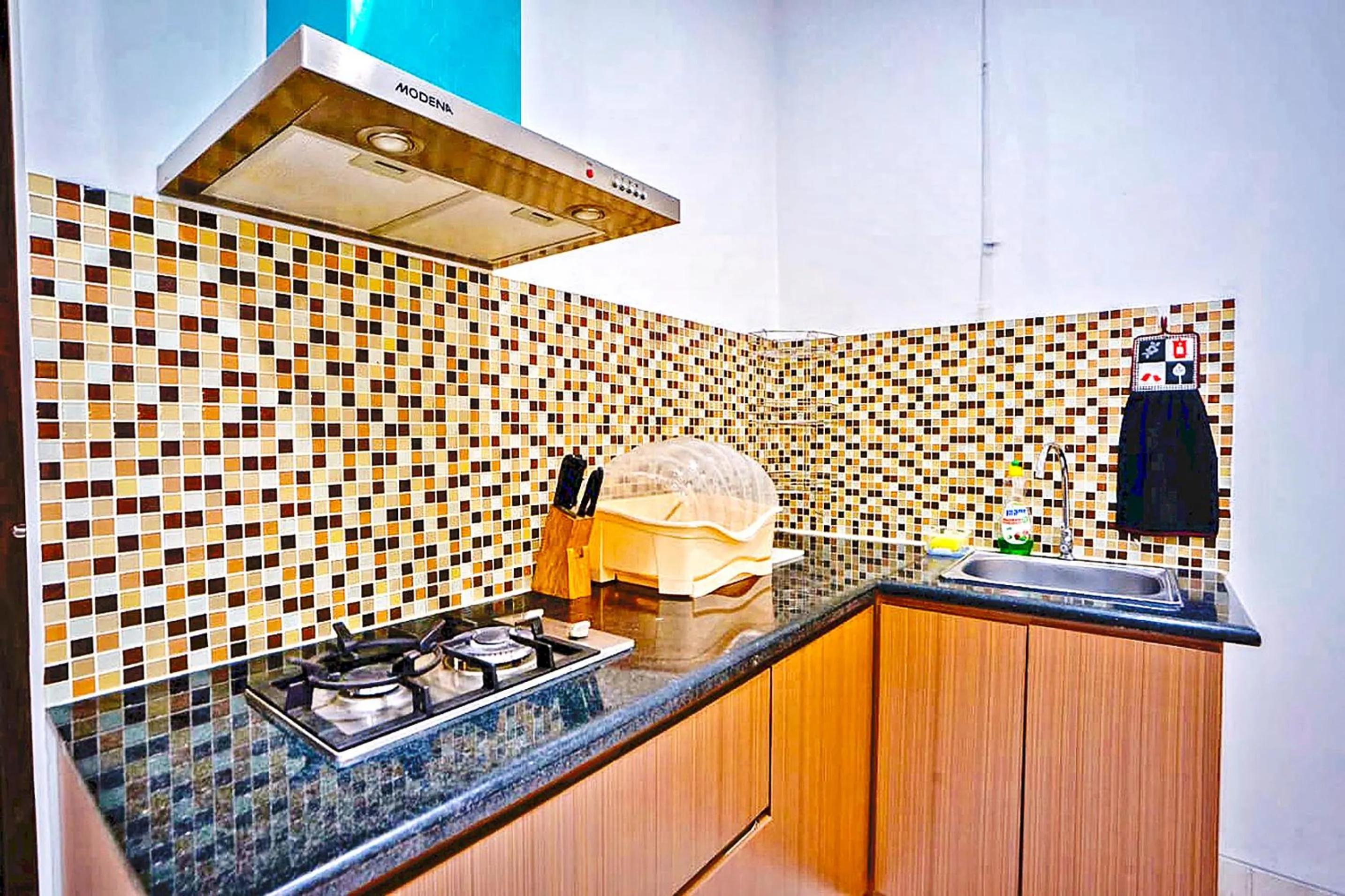 stove in Jambuluwuk Mansion Pakubuwono