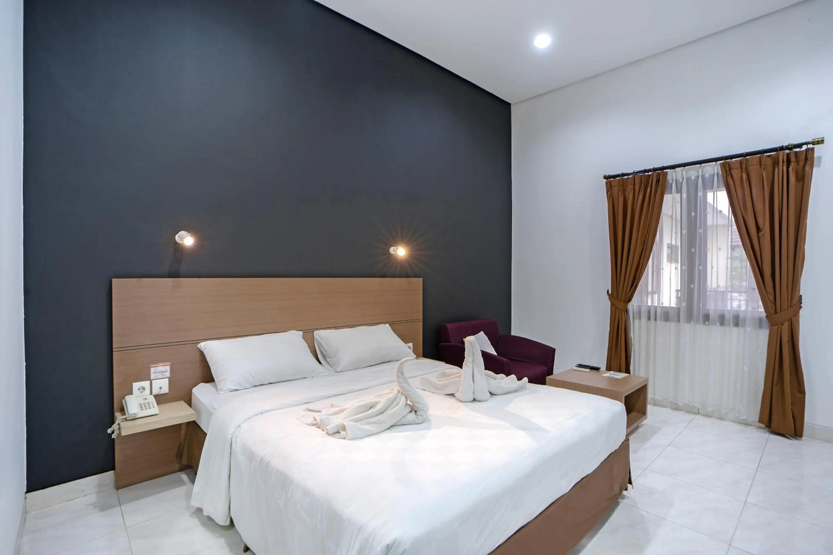 Bedroom, Bed in Jambuluwuk Mansion Pakubuwono