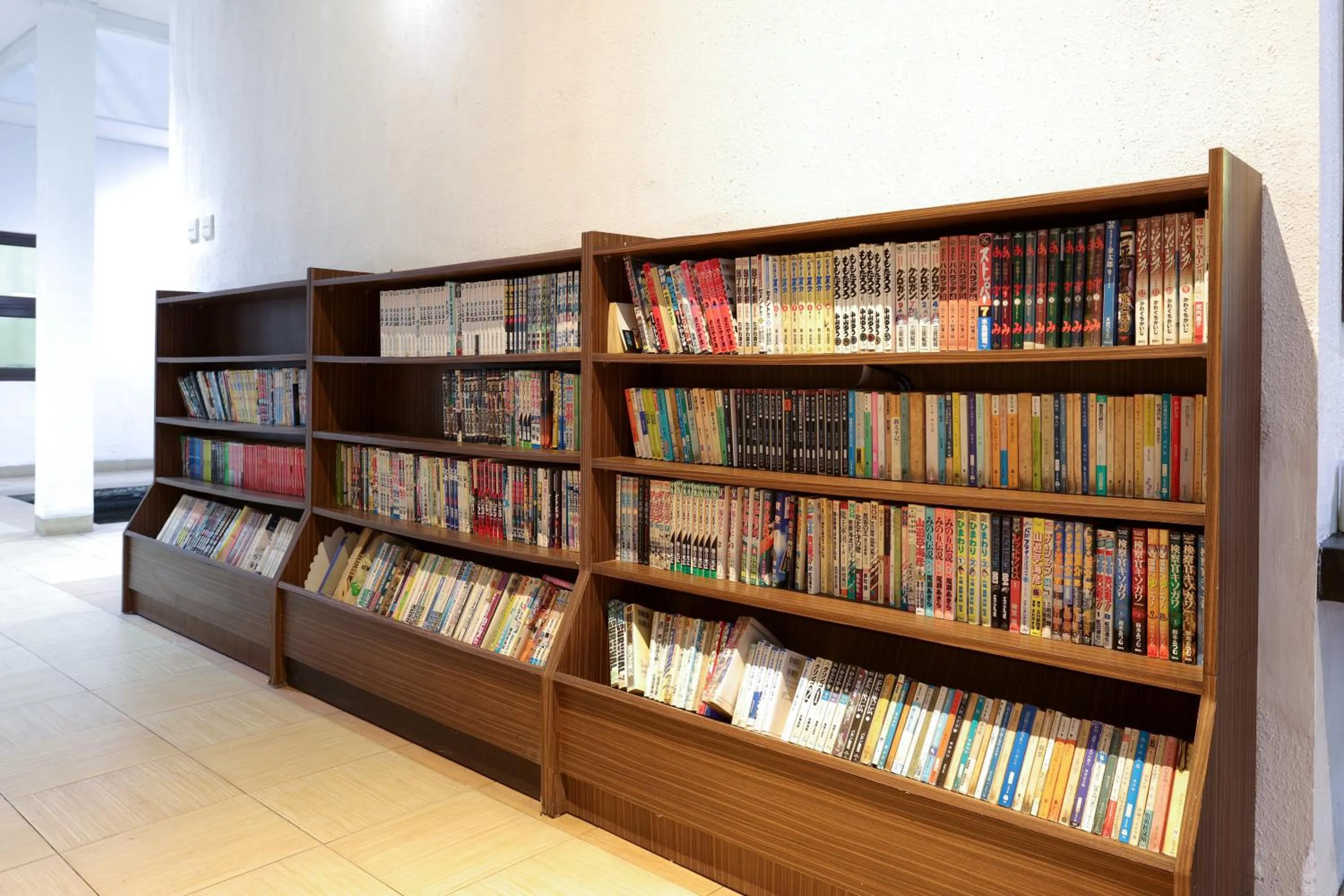 Library in Jambuluwuk Heritage Menteng Suites