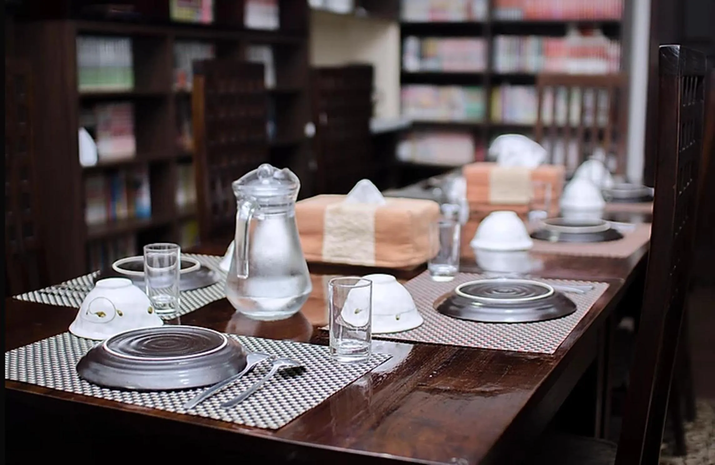 Restaurant/places to eat in Jambuluwuk Heritage Menteng Suites