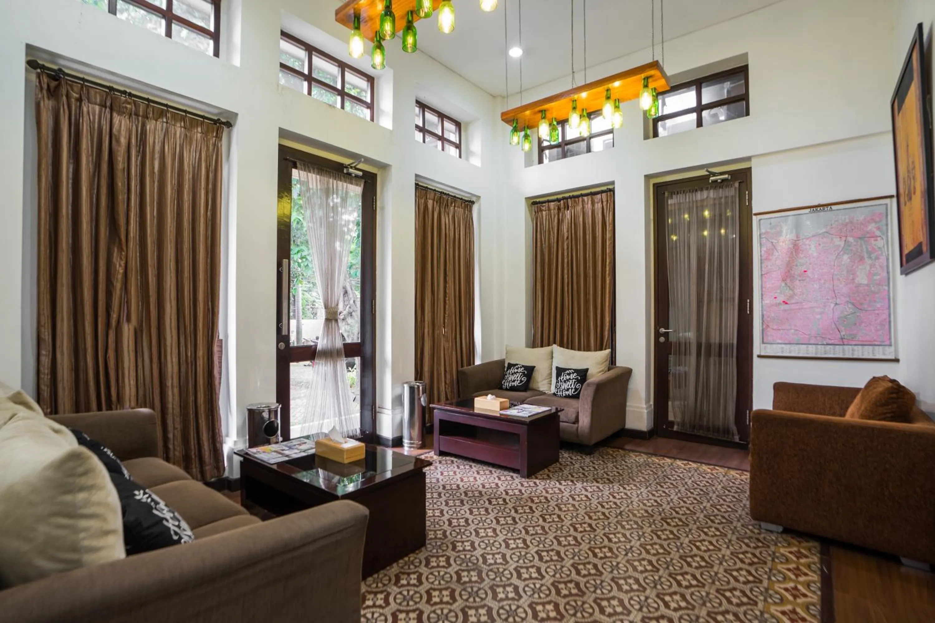 Lobby or reception in Jambuluwuk Heritage Menteng Suites