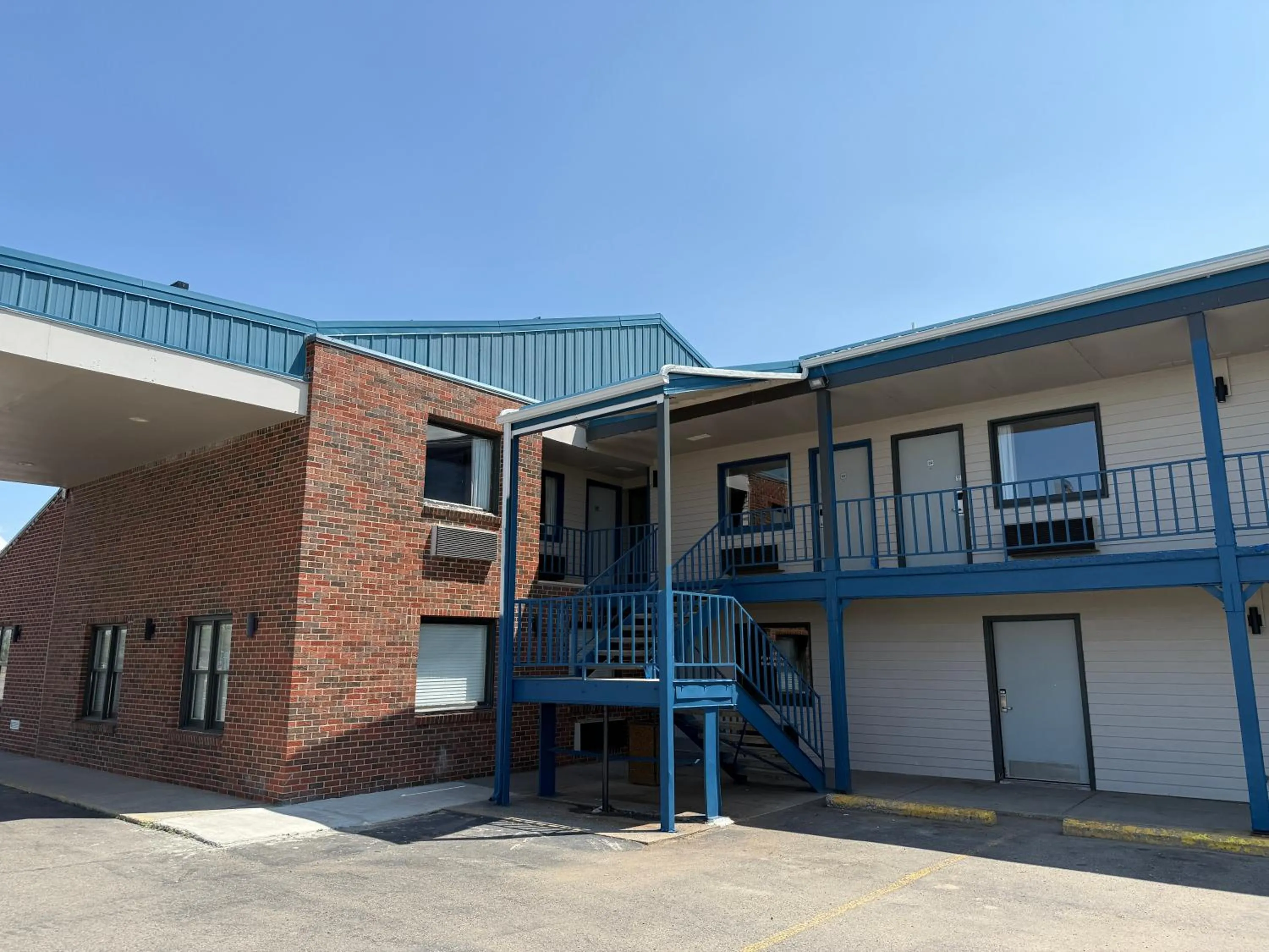 Property building in Hardin Lodge Little Bighorn Battlefield I-90