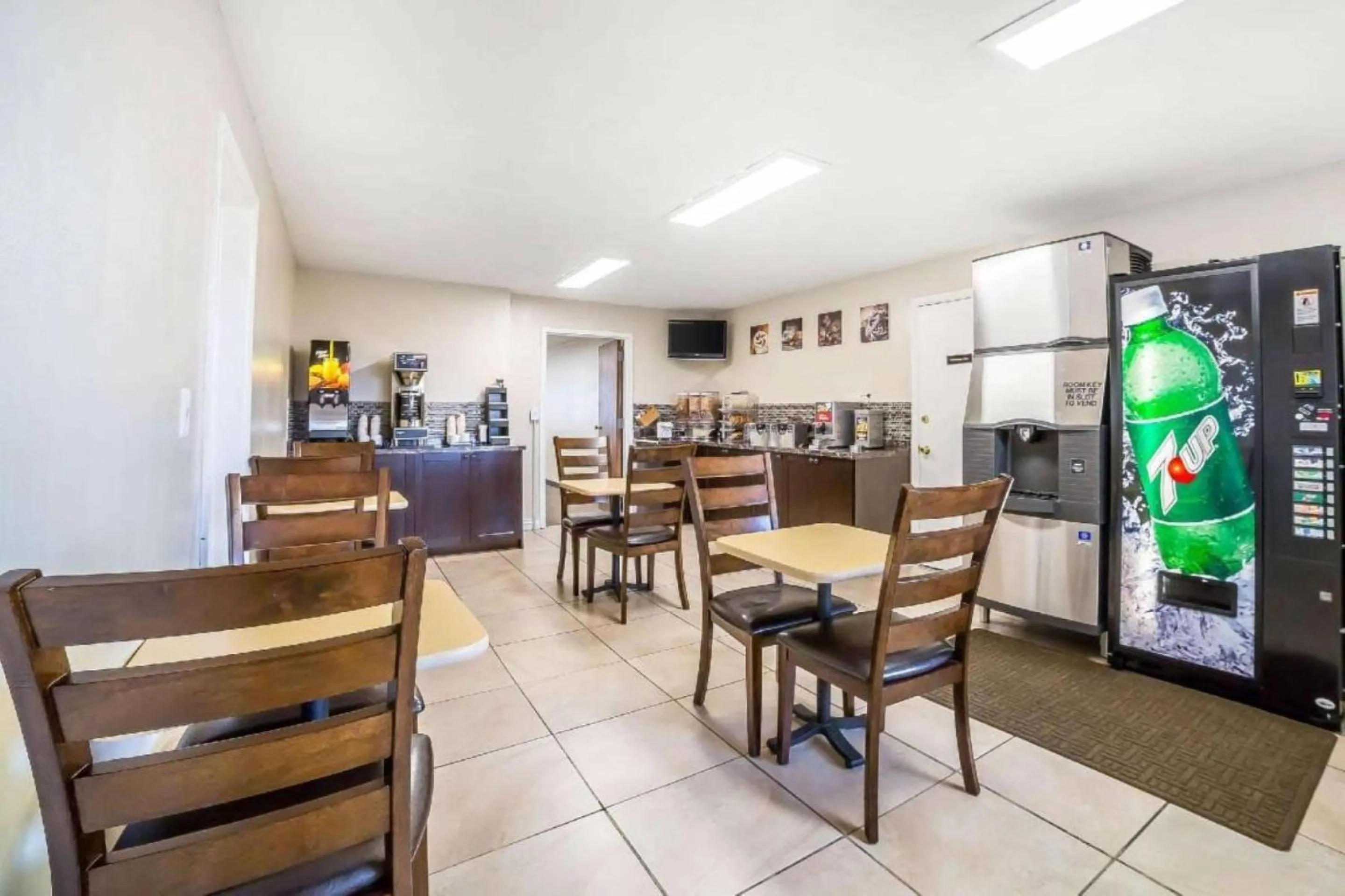 Breakfast in Hardin Lodge Little Bighorn Battlefield I-90