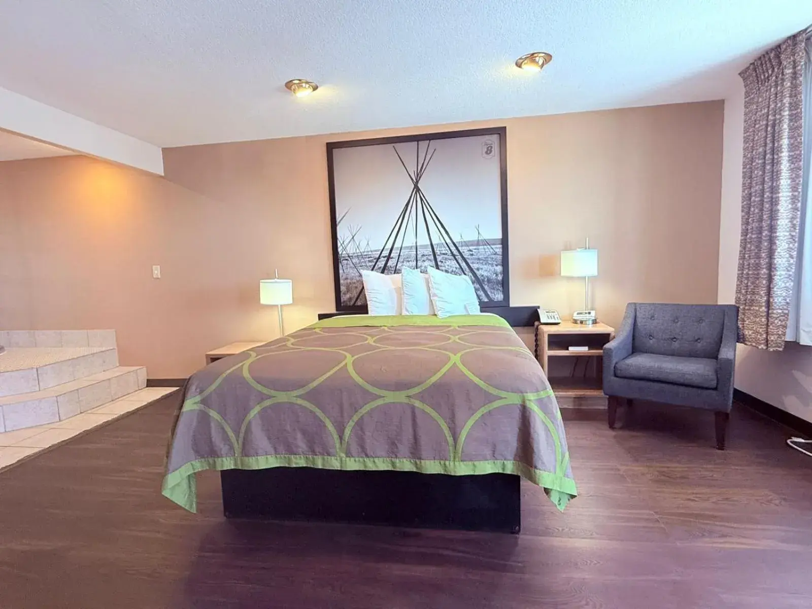 Queen bed Non-Smoking with Jacuzzi in Hardin Lodge By Capital O Little Bighorn Battlefield I-90 Queen bed Non-Smoking with Jacuzzi in Hardin Lodge By Capital O Little Bighorn Battlefield I-90