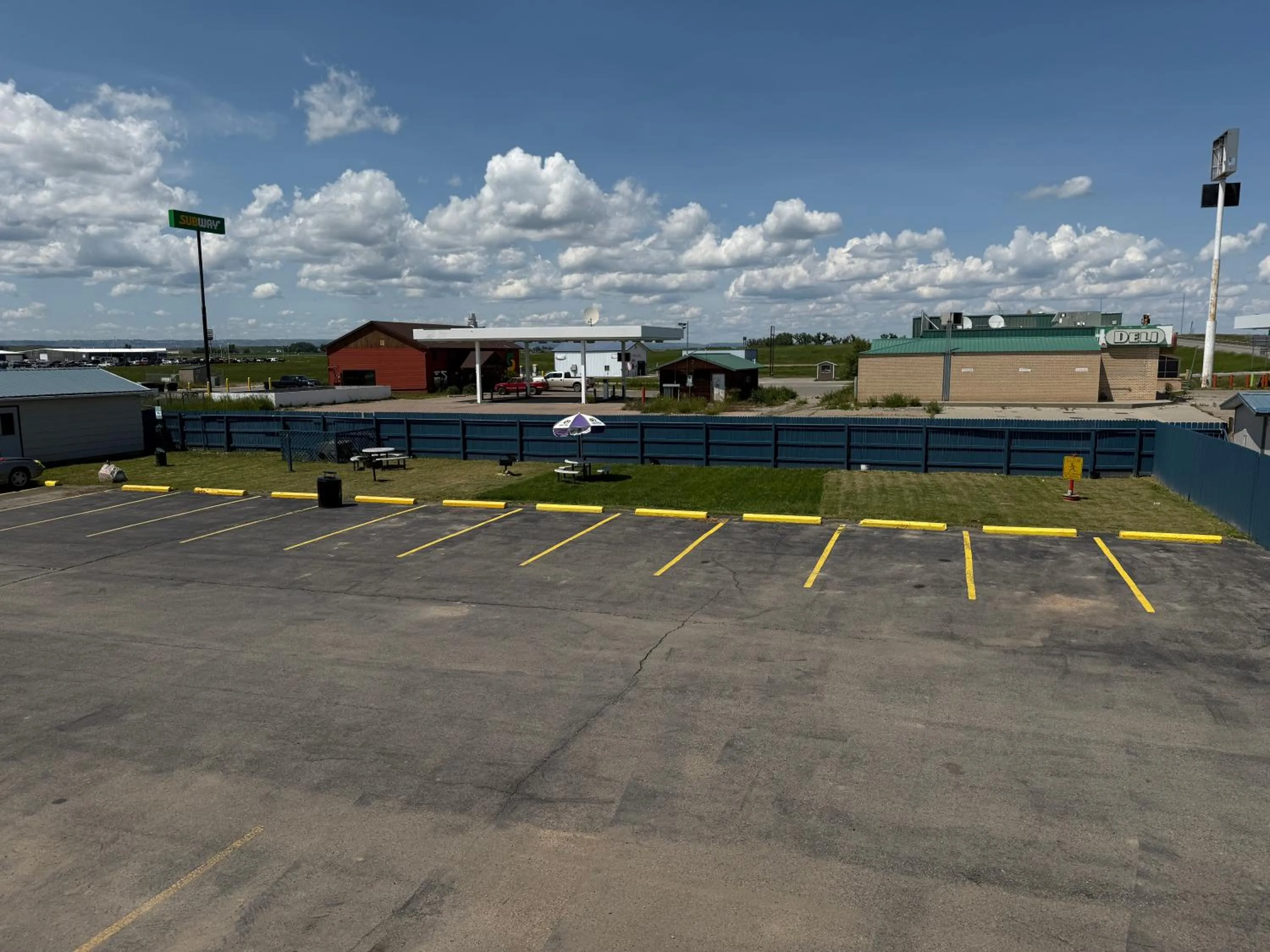 Parking in Hardin Lodge Little Bighorn Battlefield I-90