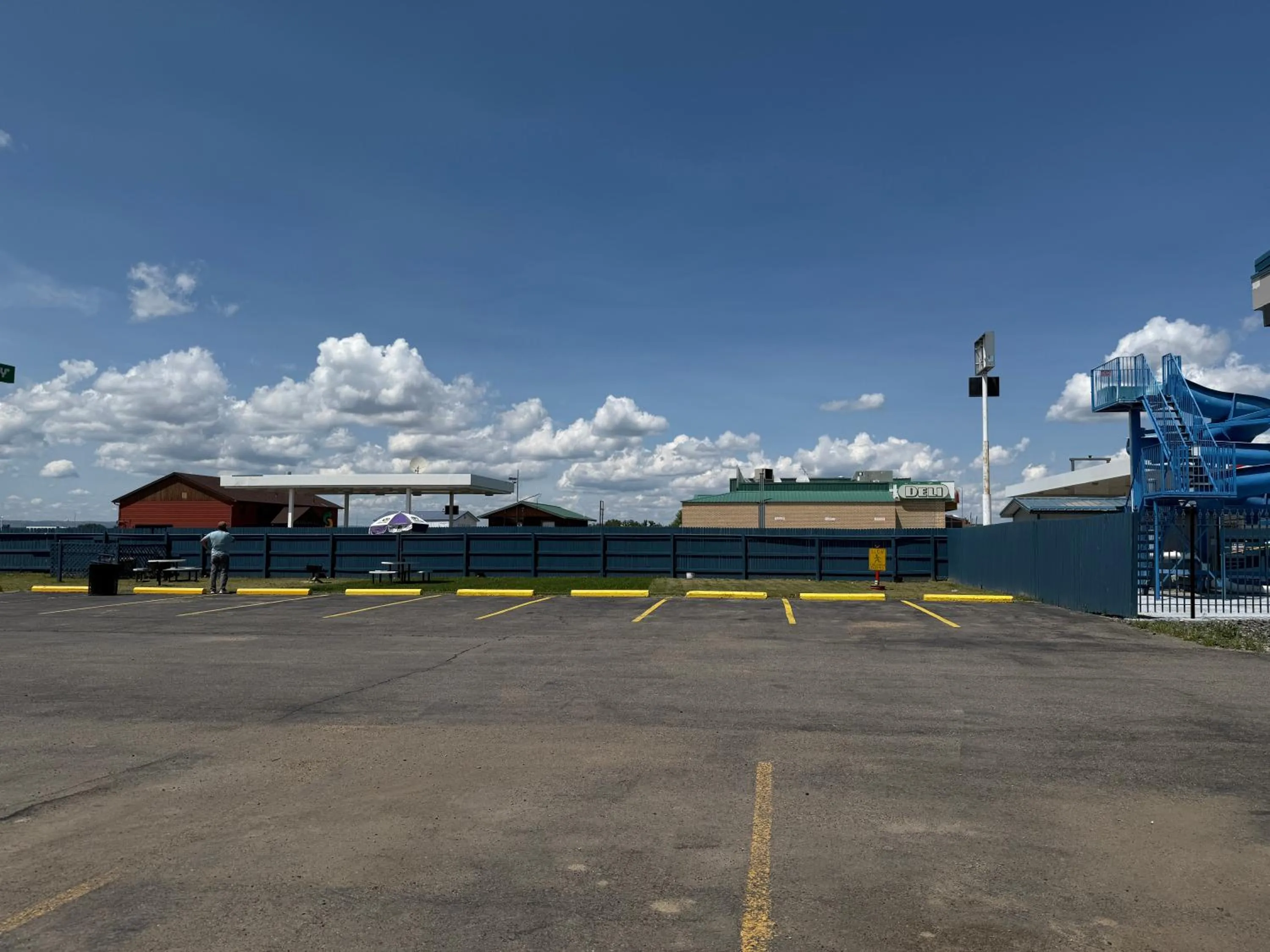 Parking in Hardin Lodge Little Bighorn Battlefield I-90