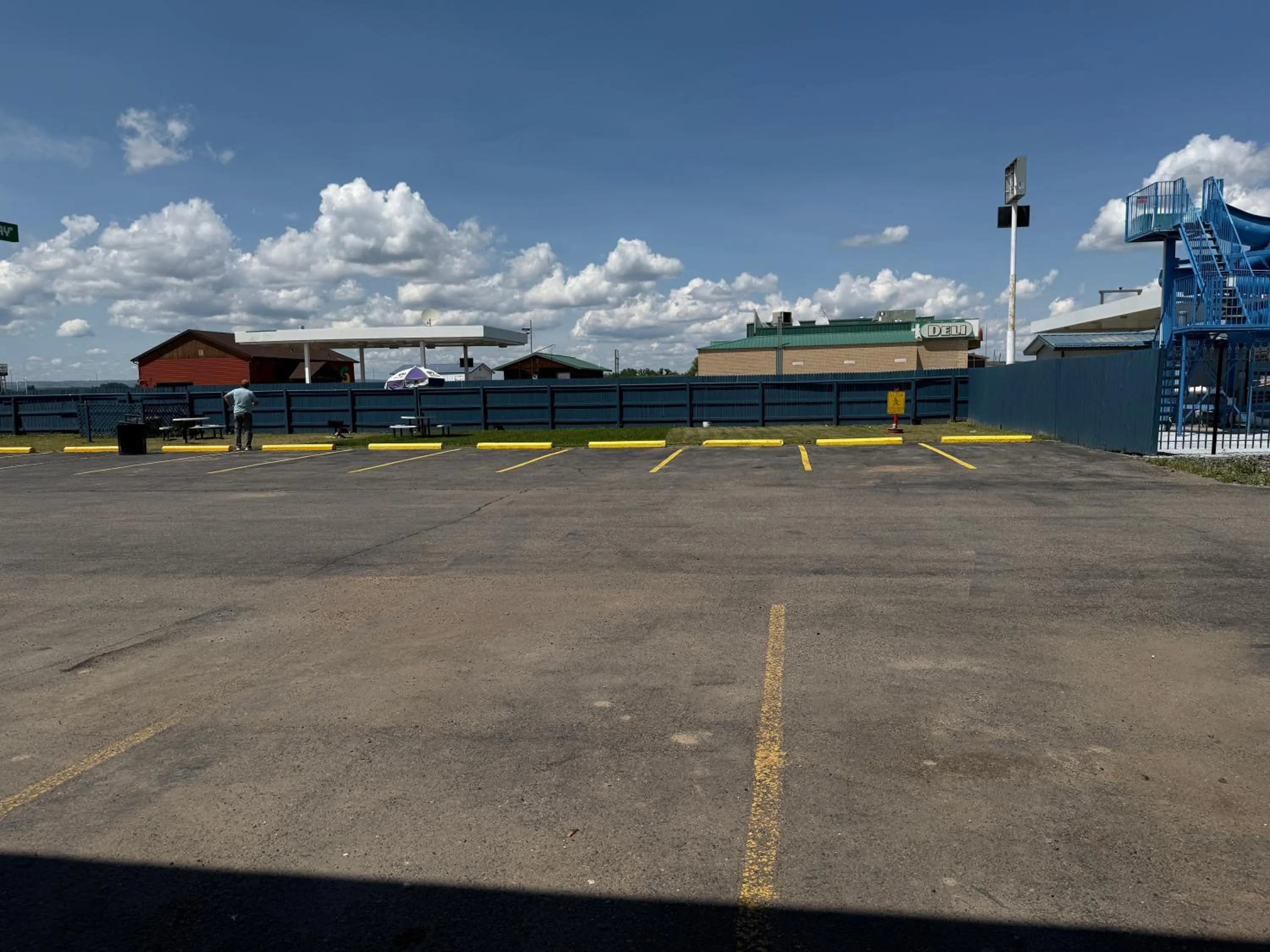 Parking in Hardin Lodge Little Bighorn Battlefield I-90