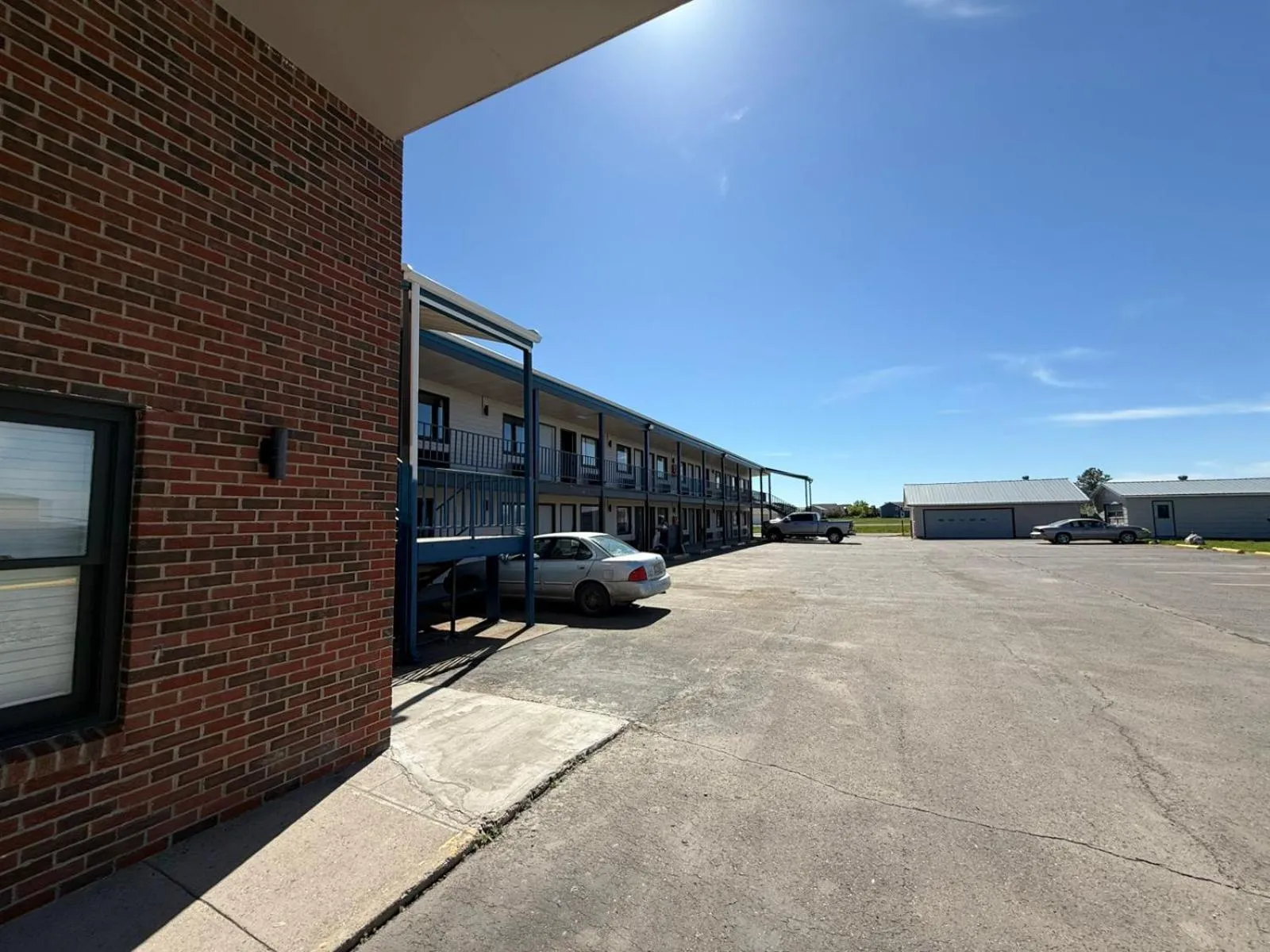 Parking in Hardin Lodge Little Bighorn Battlefield I-90