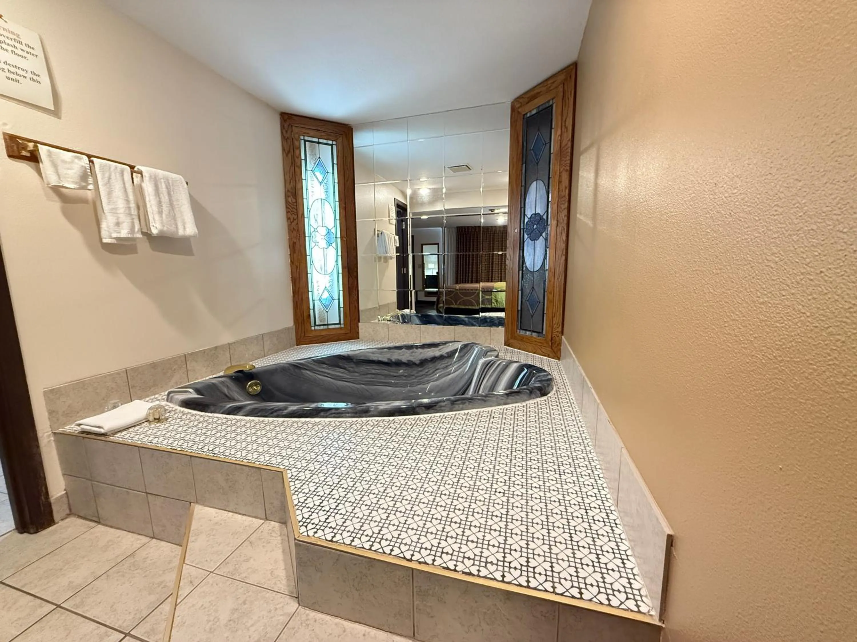 Hot Tub in Hardin Lodge Little Bighorn Battlefield I-90