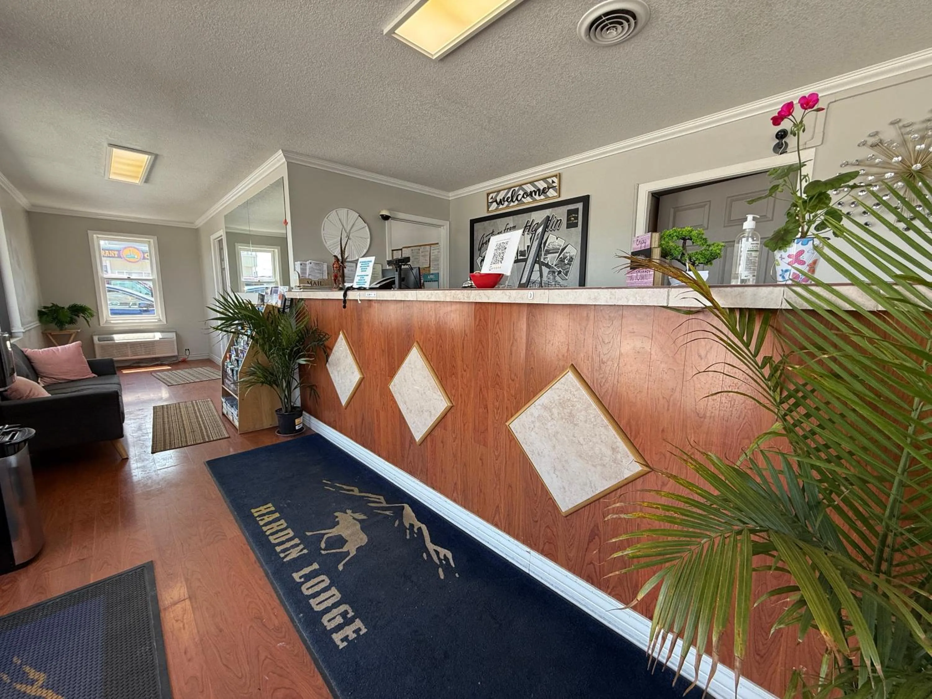 Lobby or reception in Hardin Lodge Little Bighorn Battlefield I-90