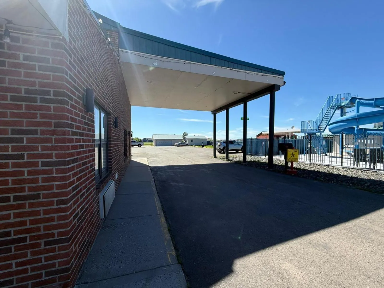 Facade/entrance in Hardin Lodge Little Bighorn Battlefield I-90