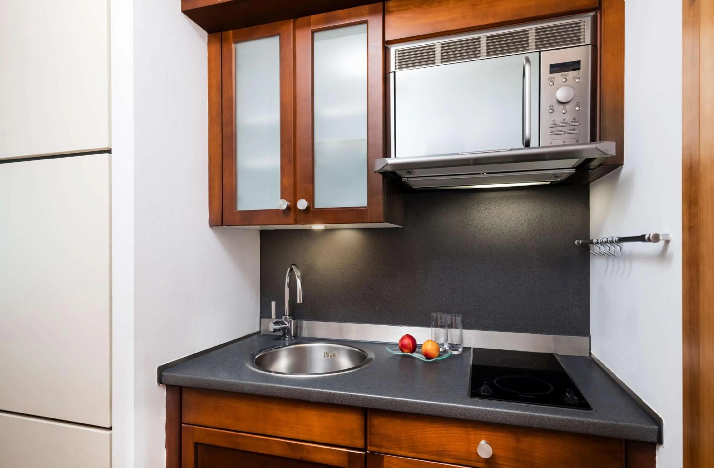 Photo of the whole room in Lindner Hotel Frankfurt Main Plaza, part of JdV by Hyatt