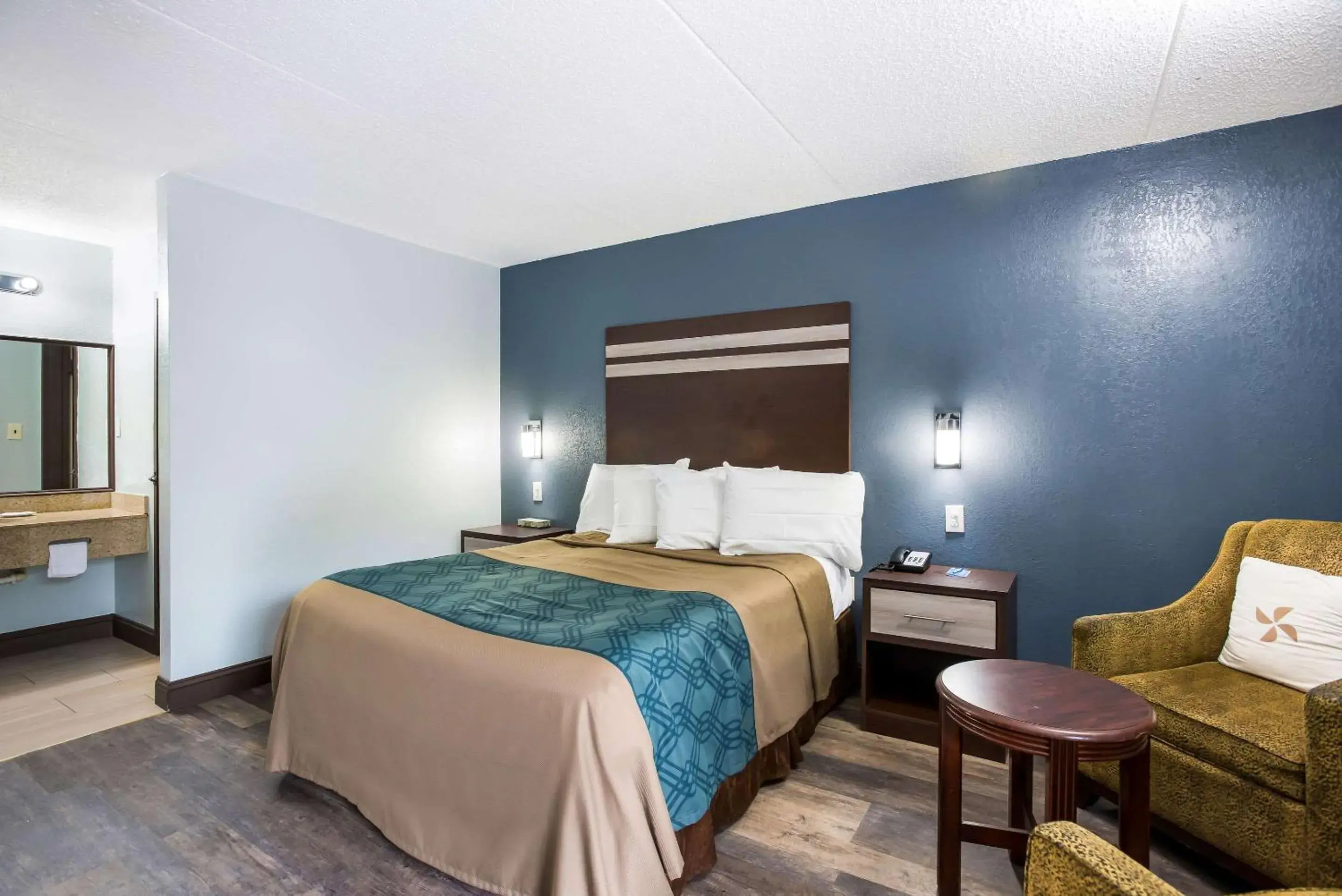 Photo of the whole room, Bed in Rodeway Inn Hammonton Photo of the whole room, Bed in Rodeway Inn Hammonton