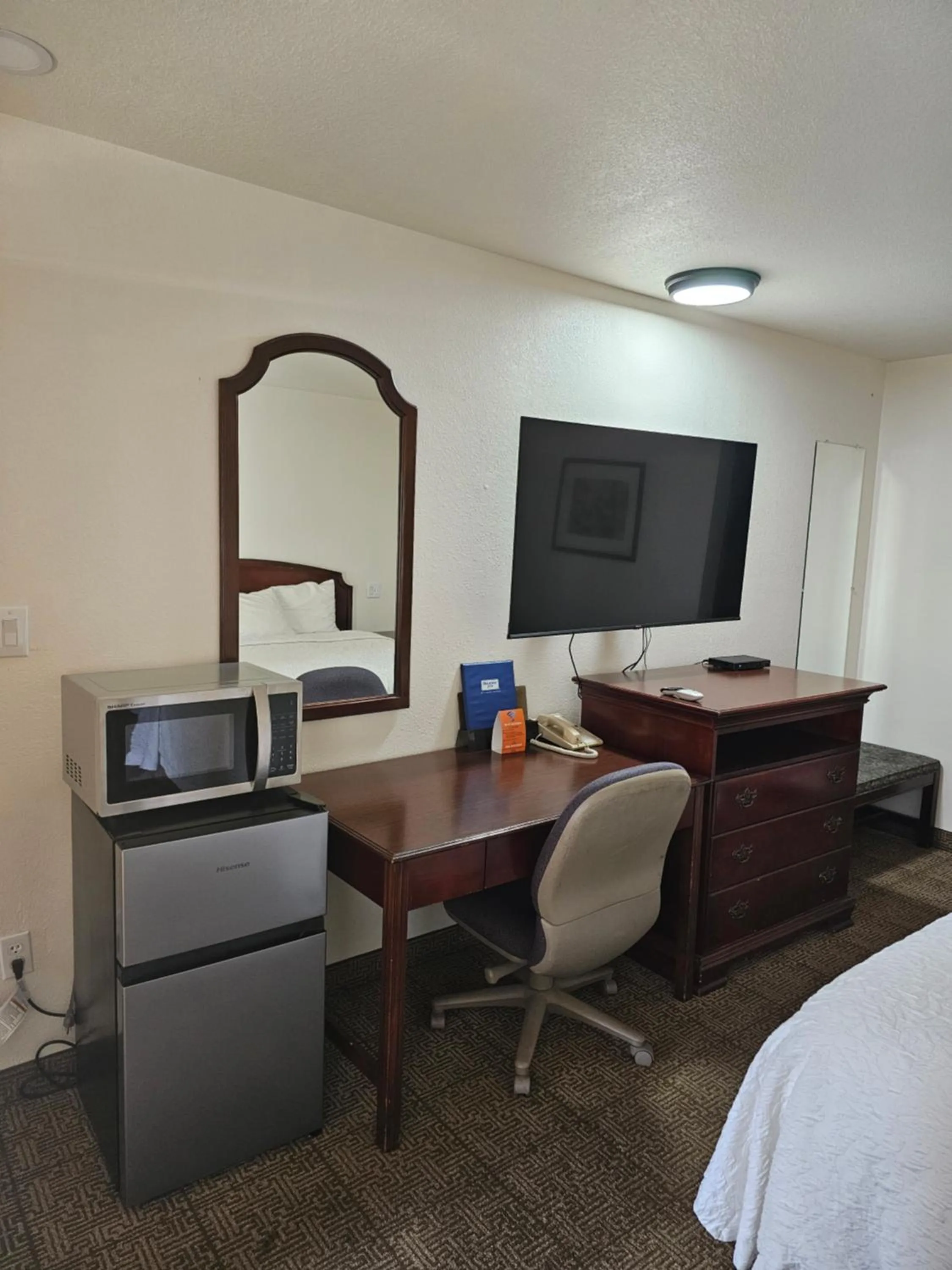 TV and multimedia in Rodeway Inn Tucumcari