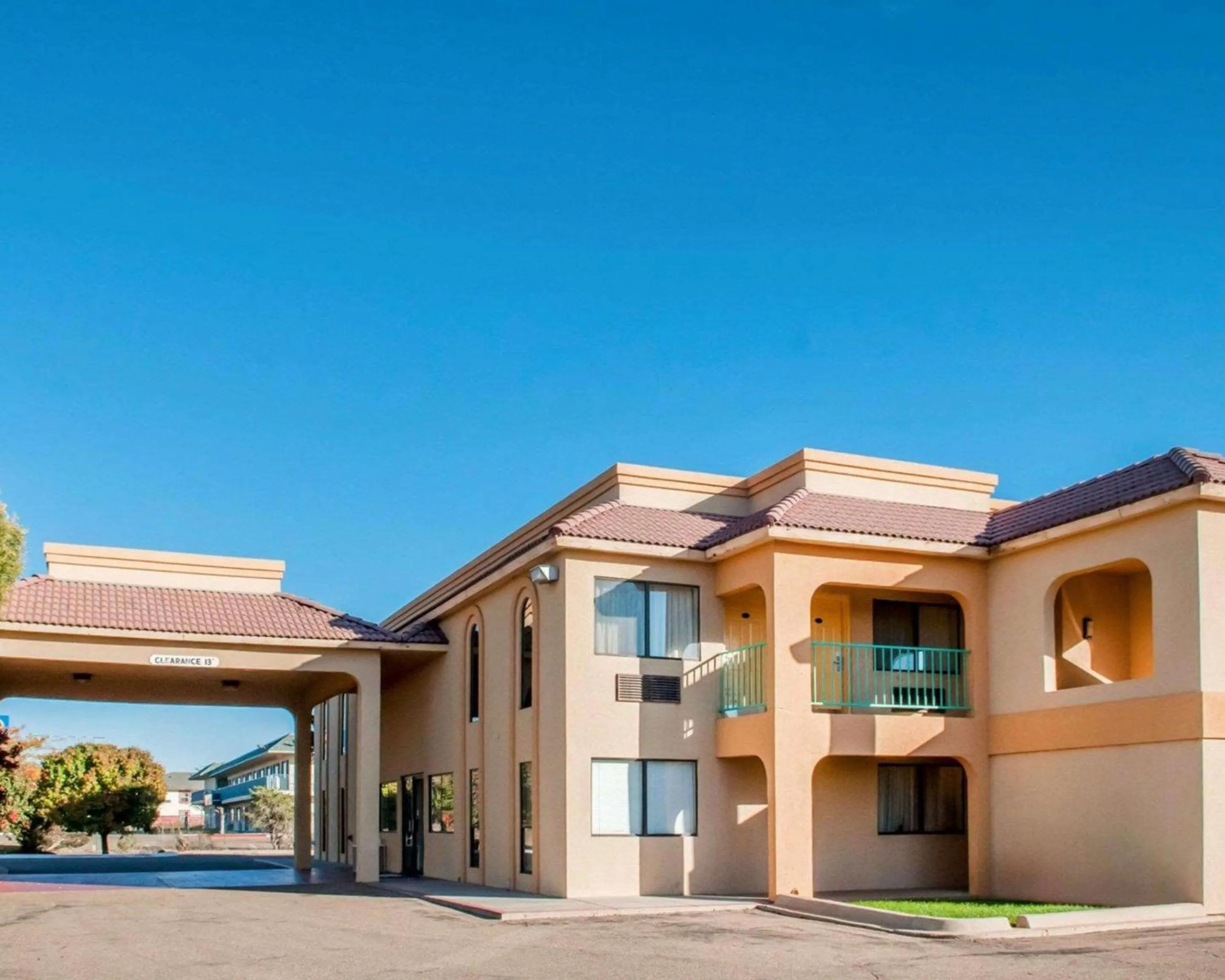 Property building in Rodeway Inn Tucumcari