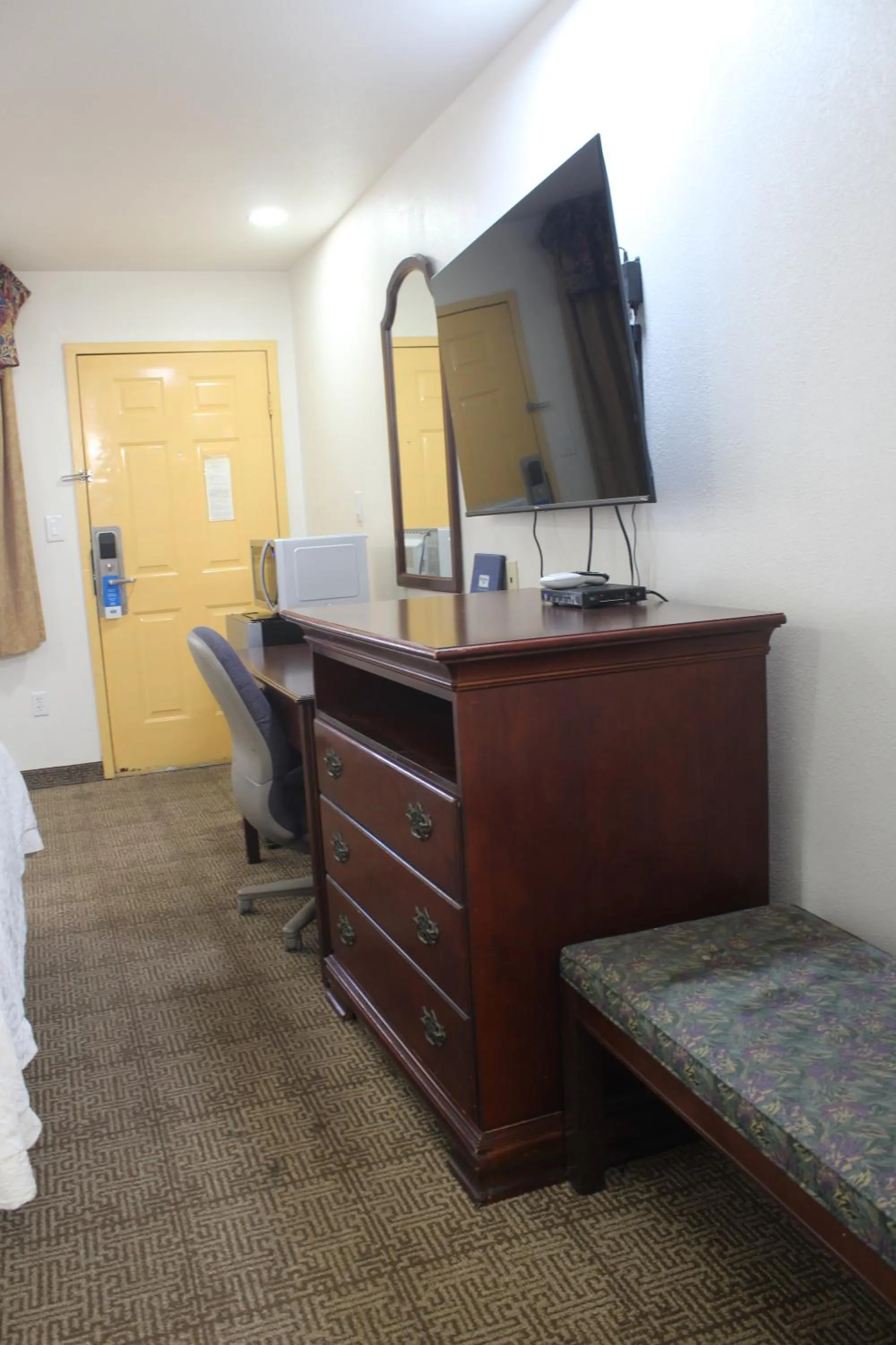 TV and multimedia in Rodeway Inn Tucumcari