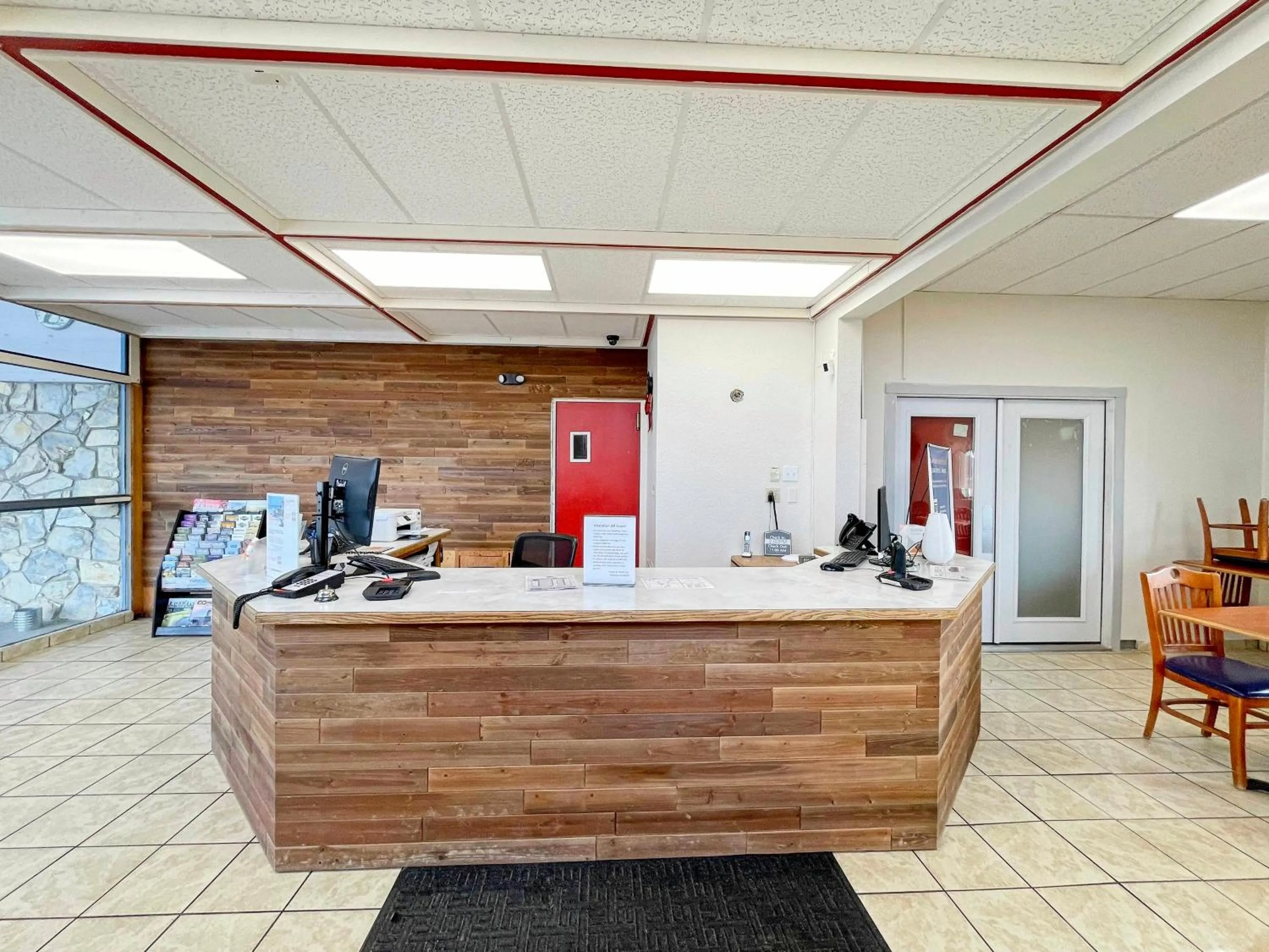 Lobby or reception in Rodeway Inn Boardman - Hermiston