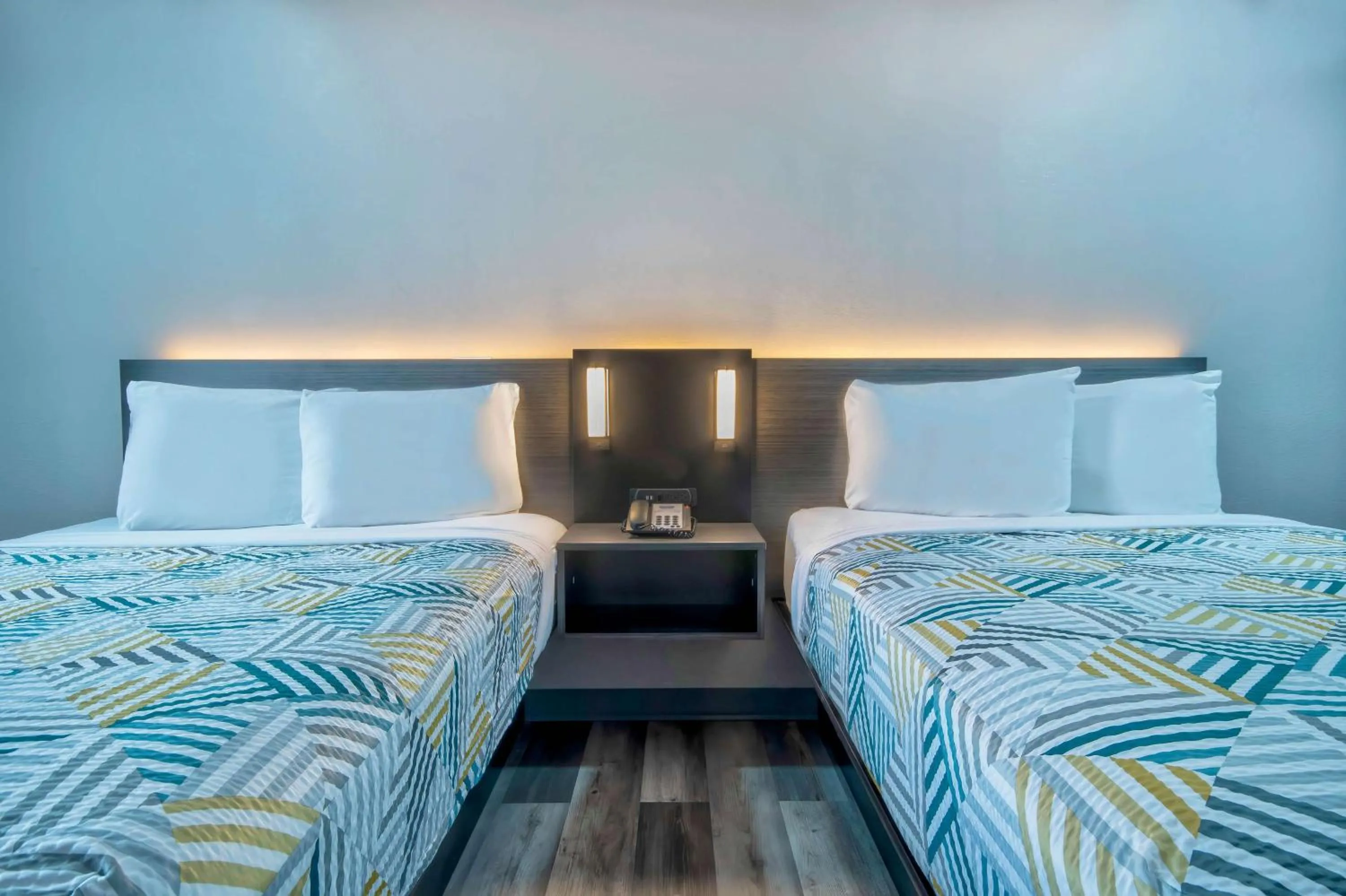 Bedroom, Bed in Motel 6 Texarkana, TX