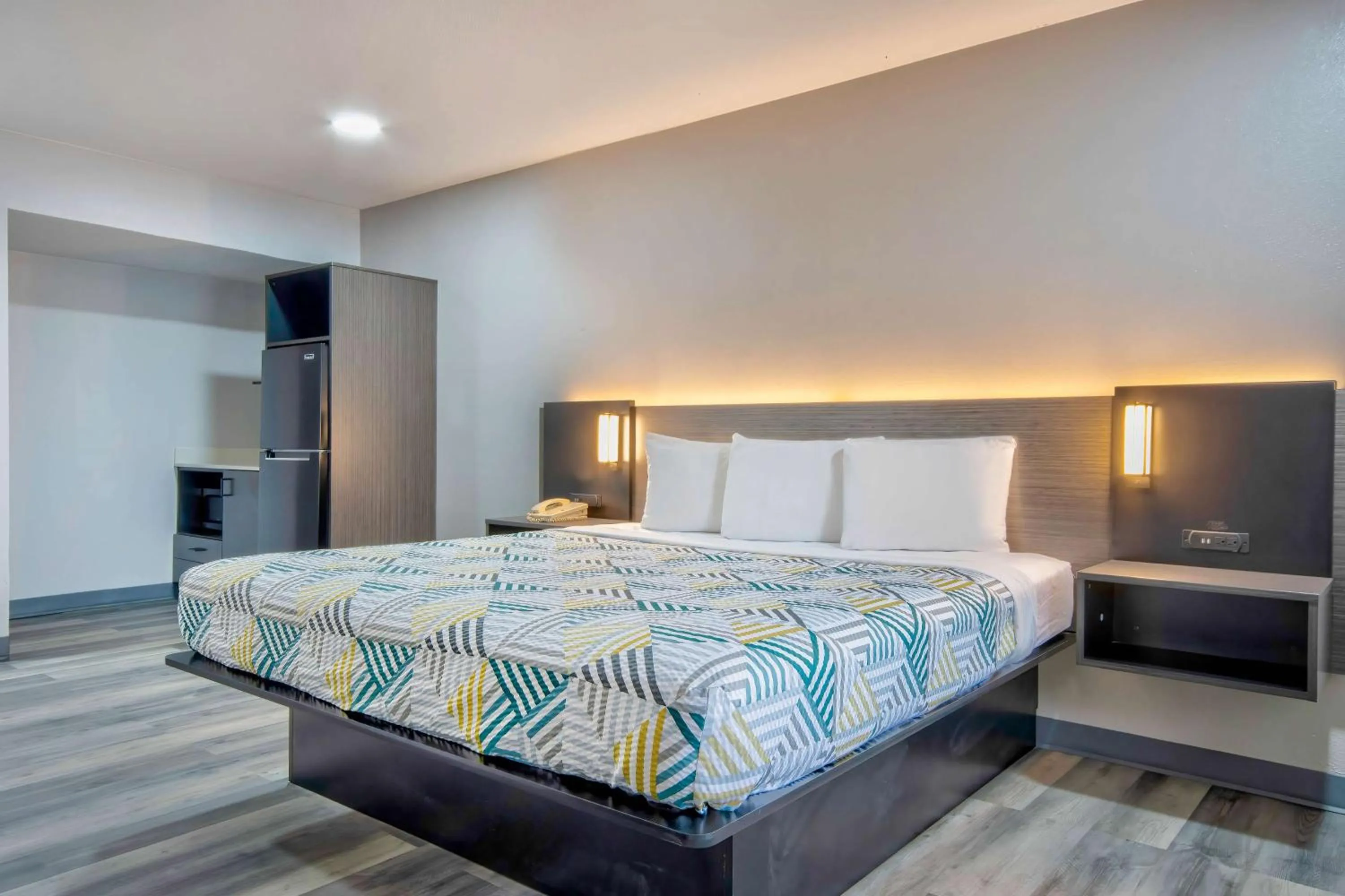 Bedroom, Bed in Motel 6 Texarkana, TX