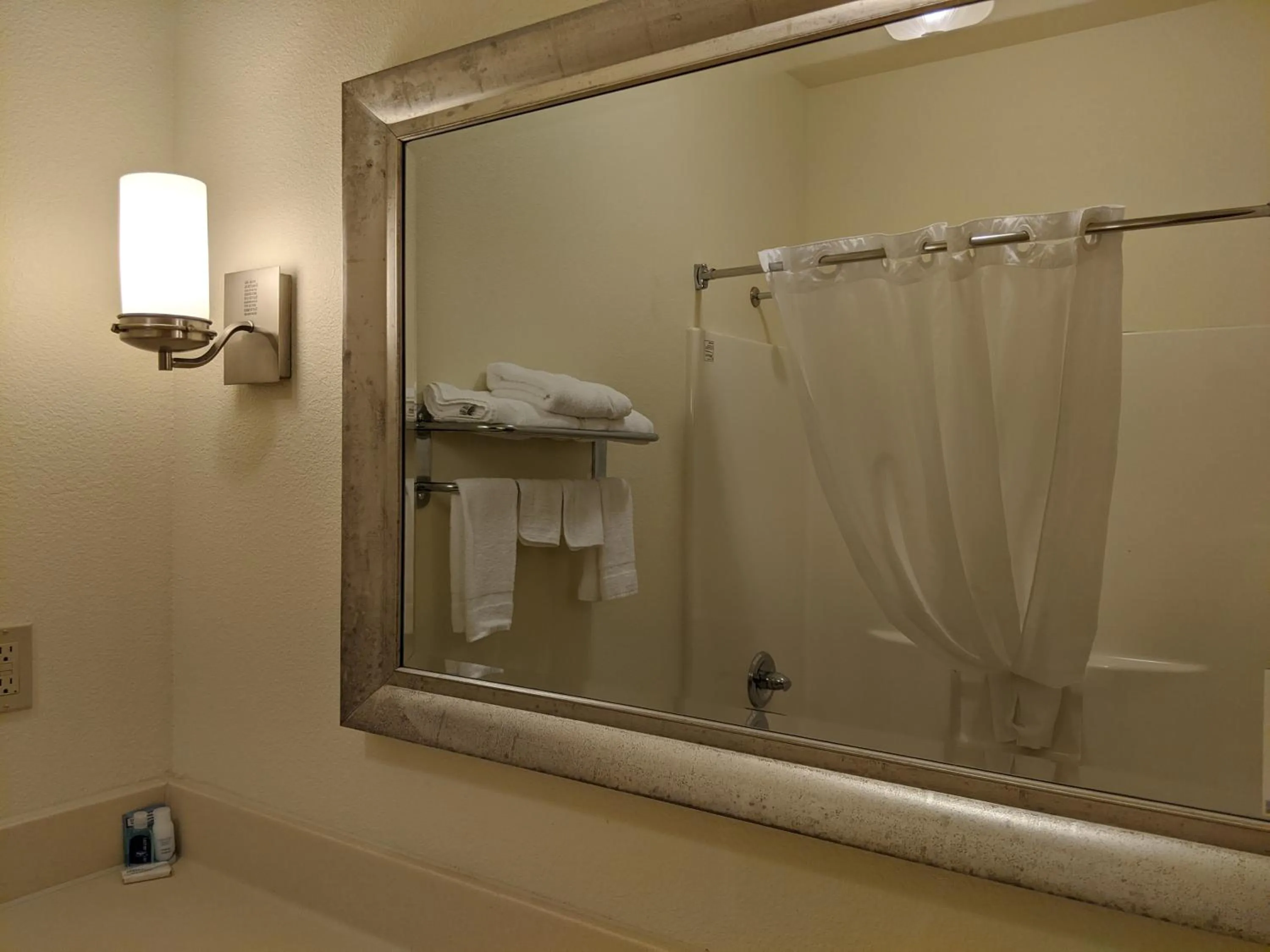 Bathroom in Rodeway Inn & Suites Hoisington
