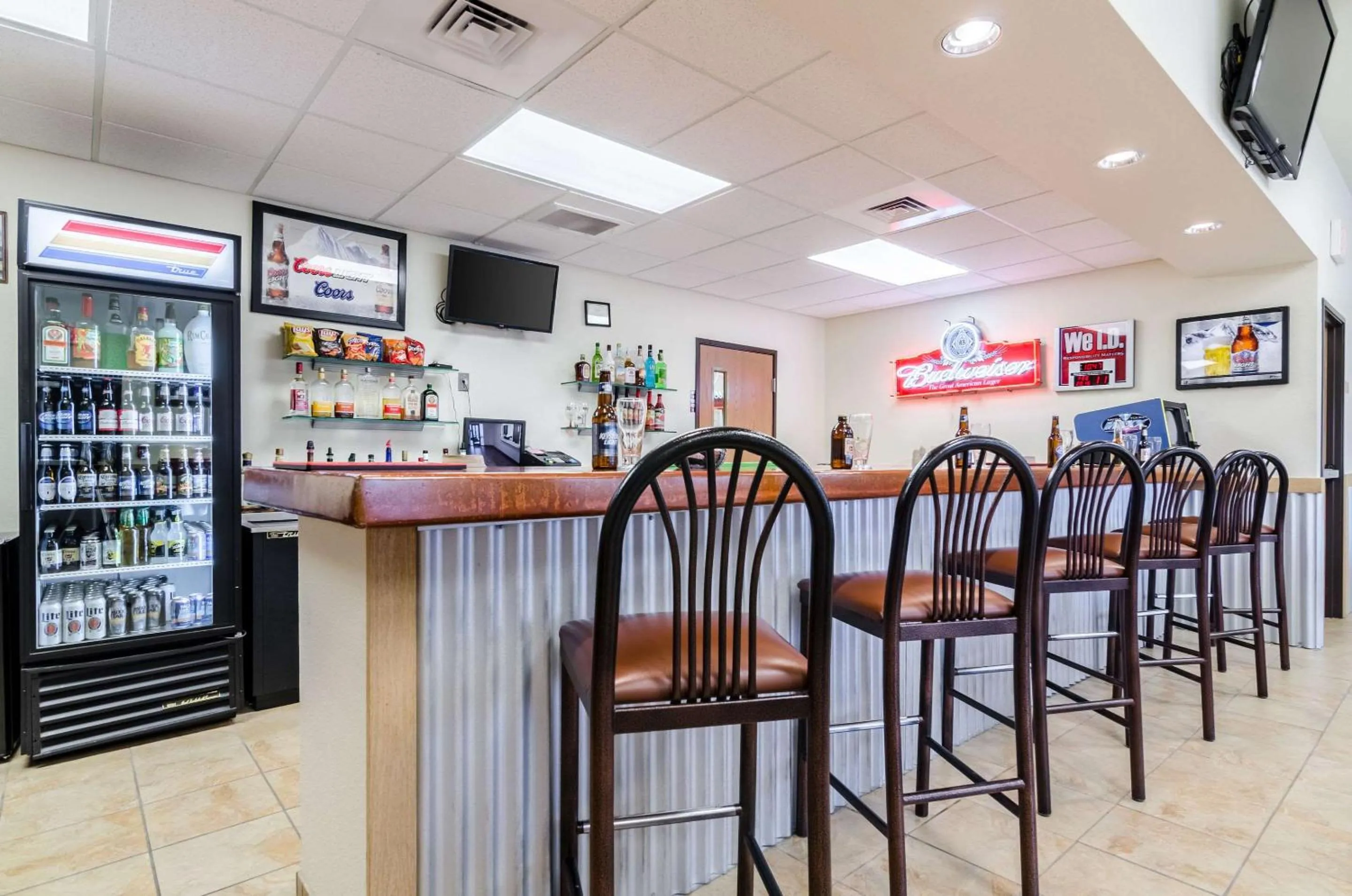 Lounge or bar, Restaurant/Places to Eat in Rodeway Inn & Suites Hoisington