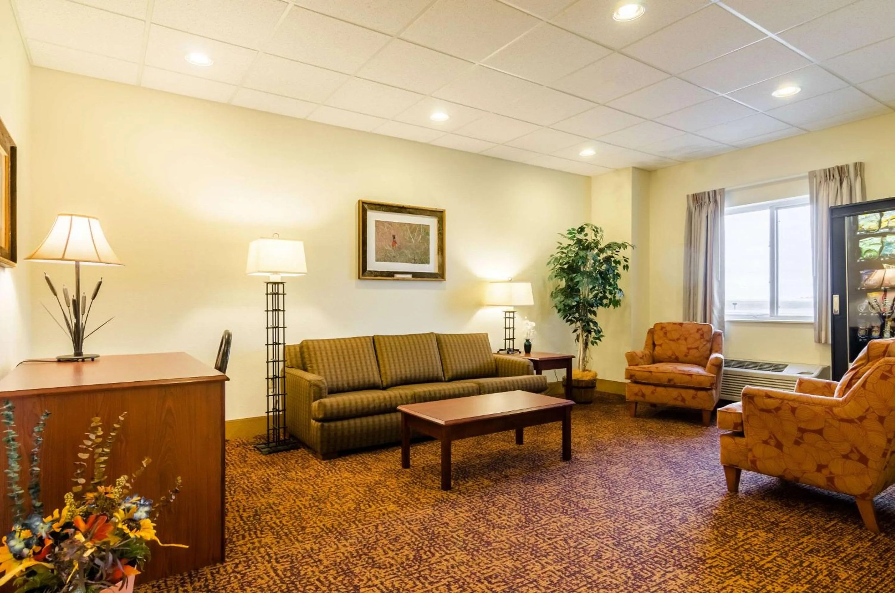 Lobby or reception, Seating Area in Rodeway Inn & Suites Hoisington
