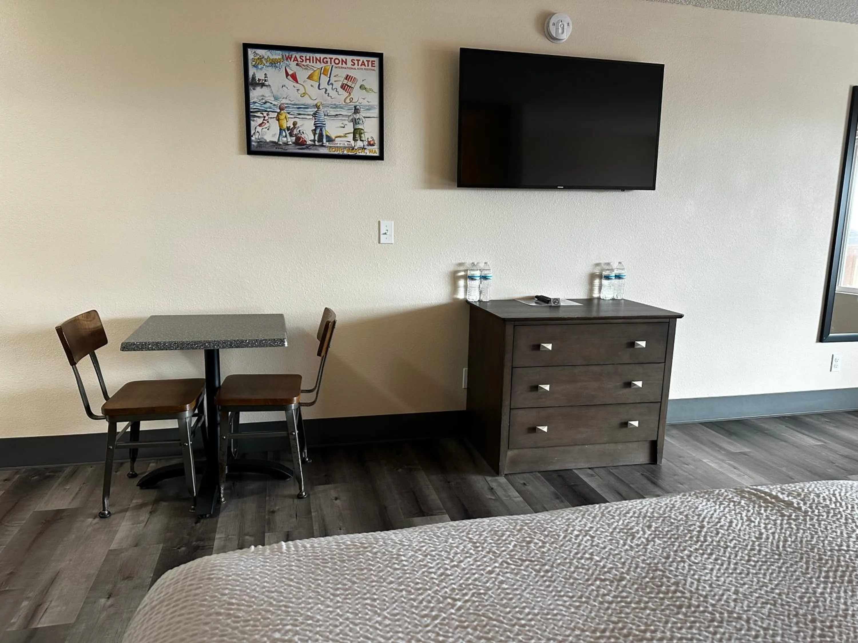 TV and multimedia, Bed in Inn at the Sea