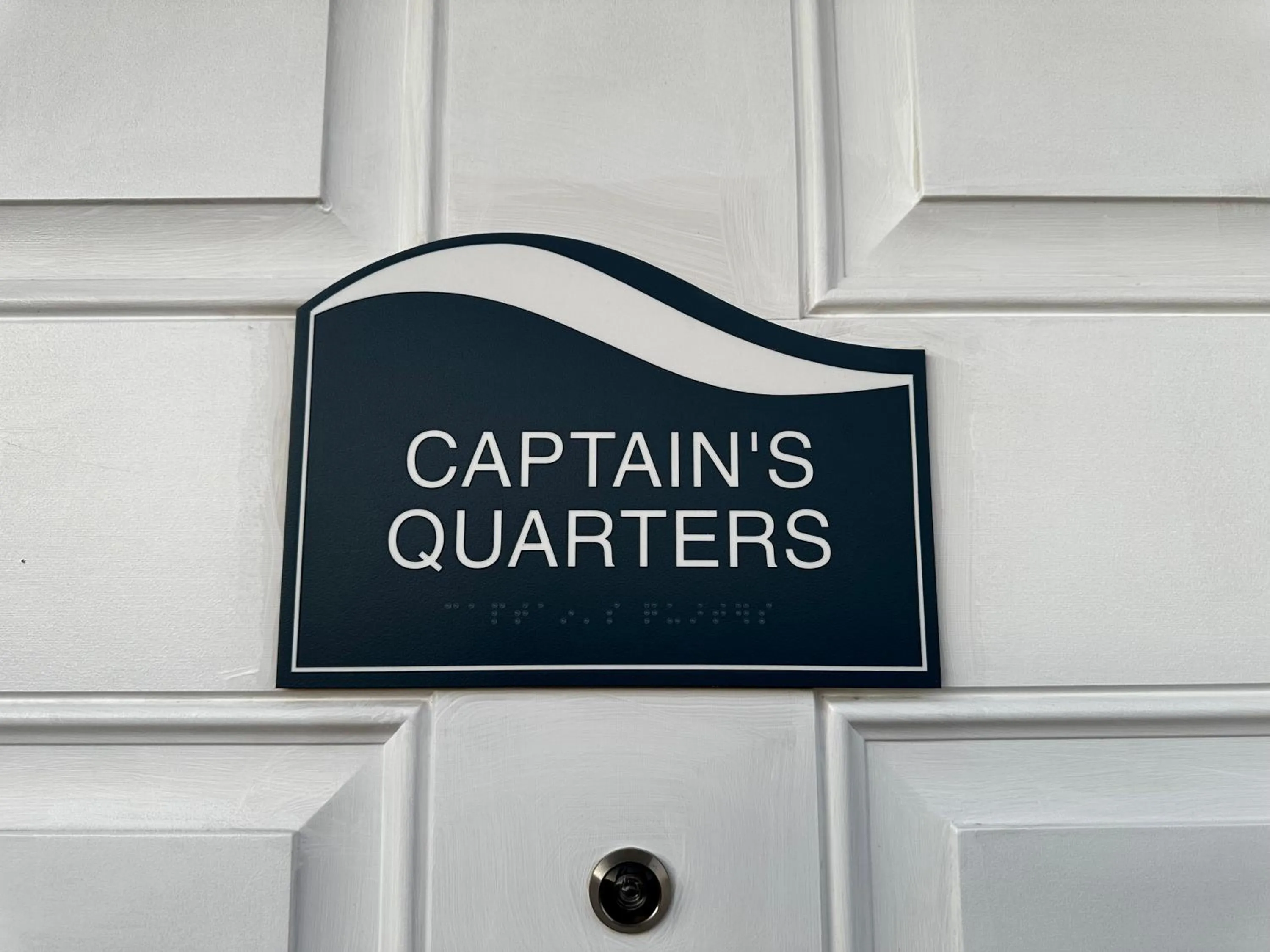 Text overlay in Inn at the Sea