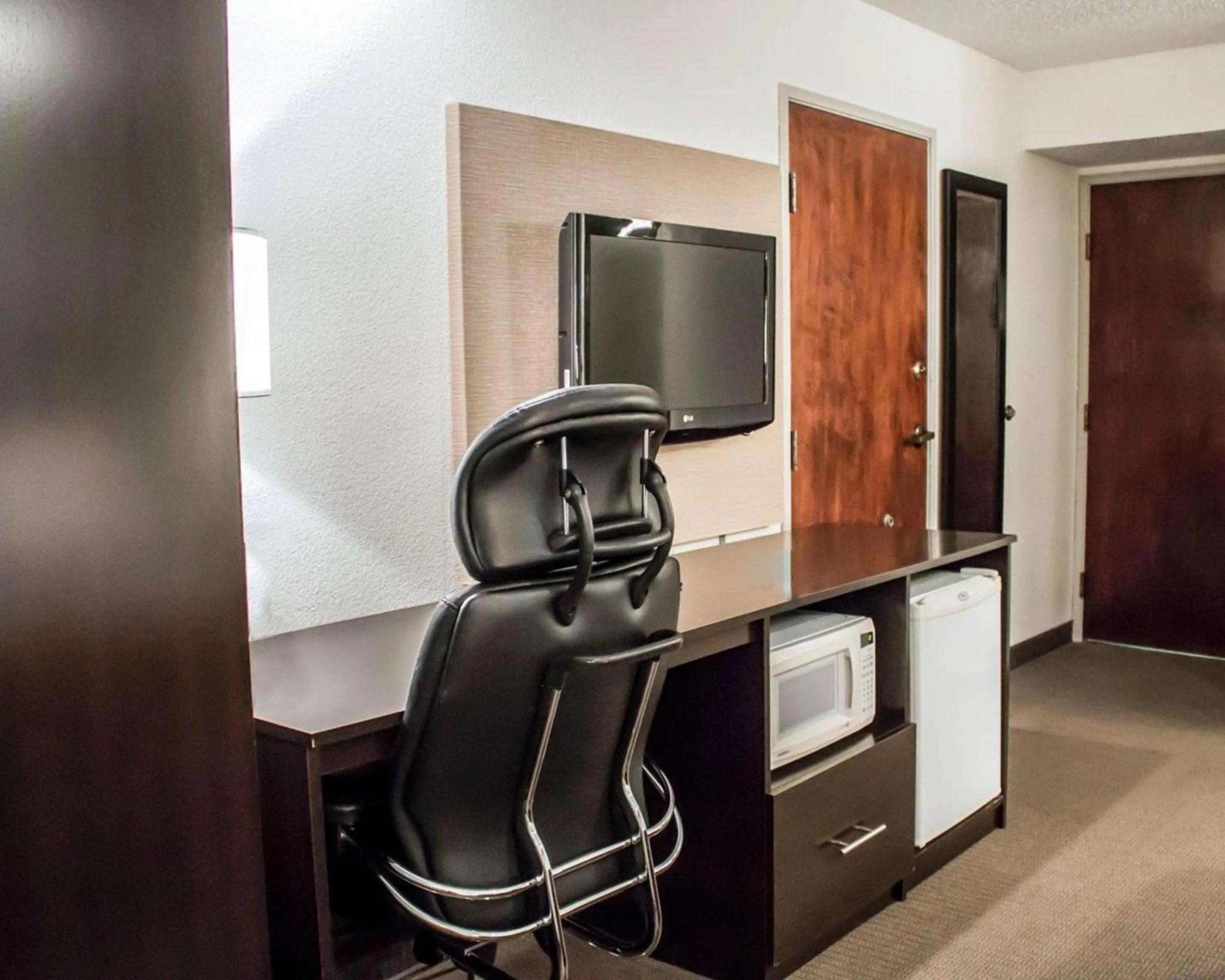 Photo of the whole room in Sleep Inn Summersville - New River Gorge Area