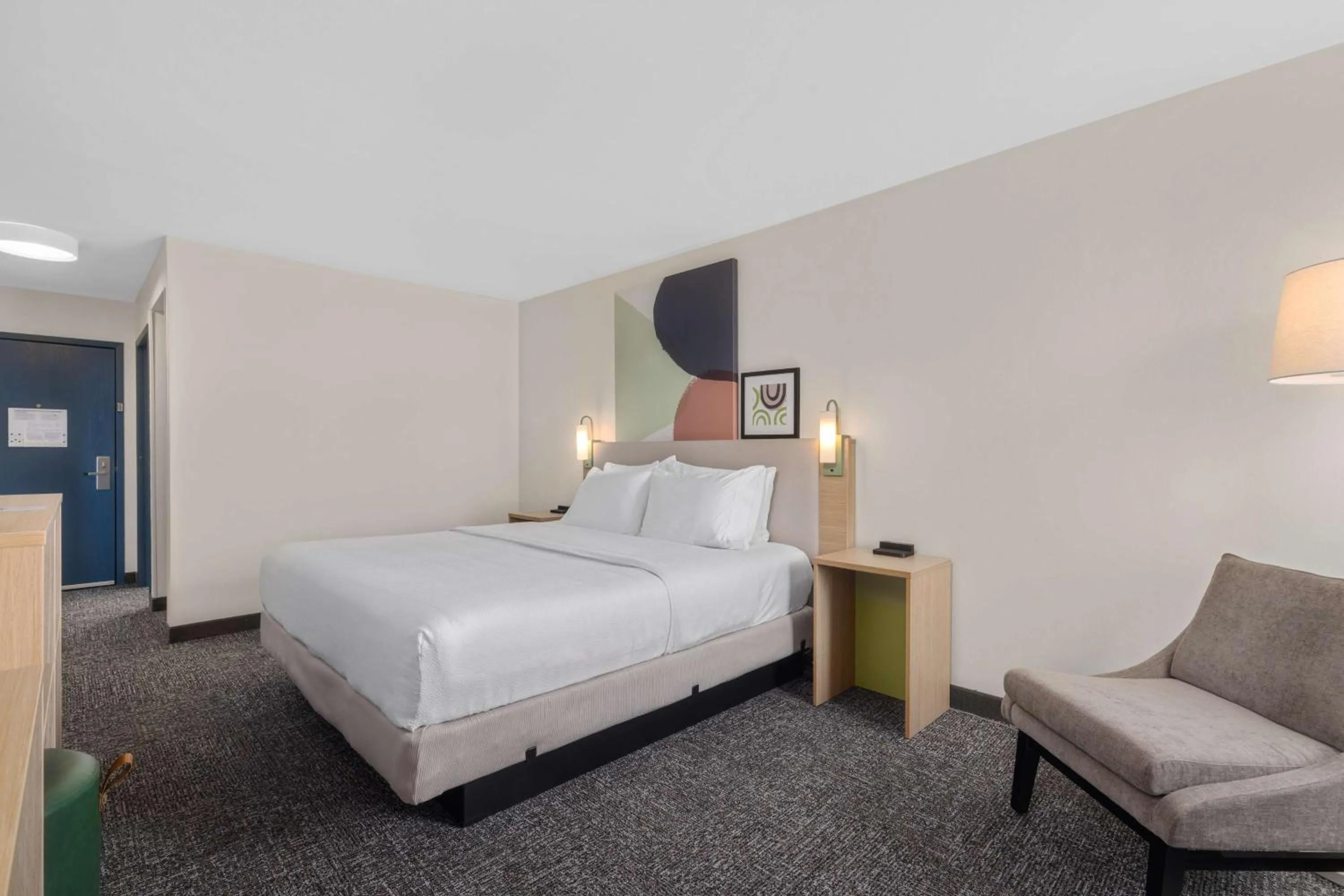 Bed in Spark By Hilton Fredericksburg Southpoint