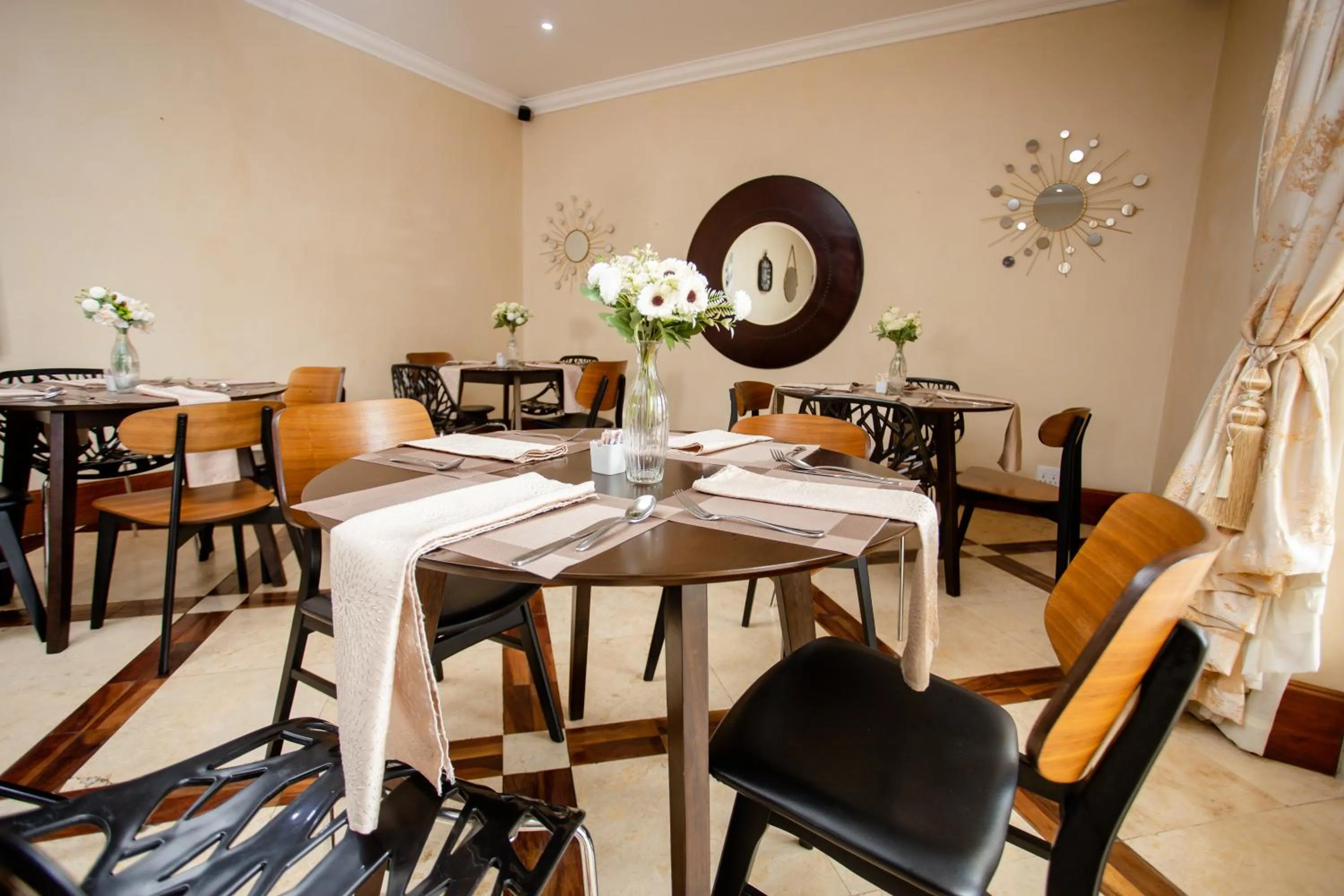 Restaurant/places to eat in TDM's Boutique Guest House