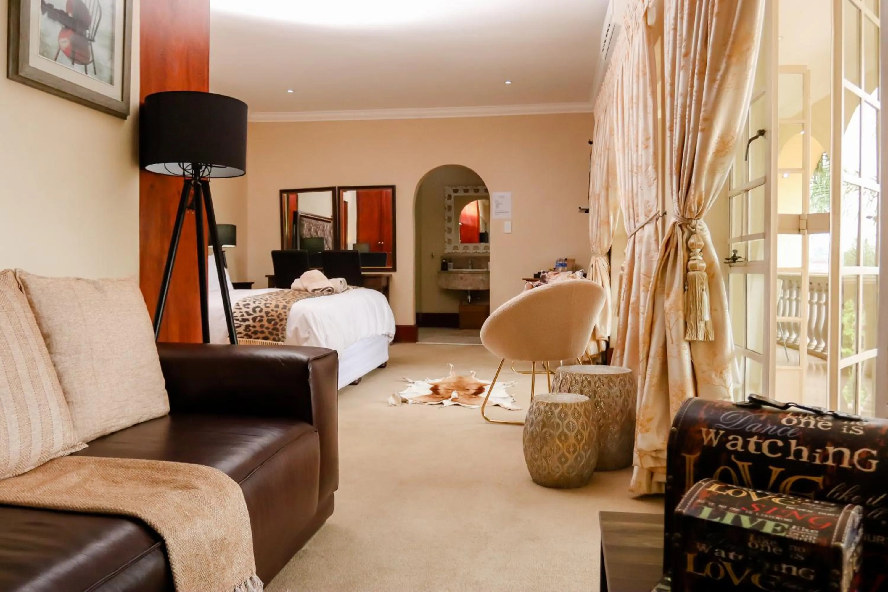 Photo of the whole room, Bed in TDM's Boutique Guest House