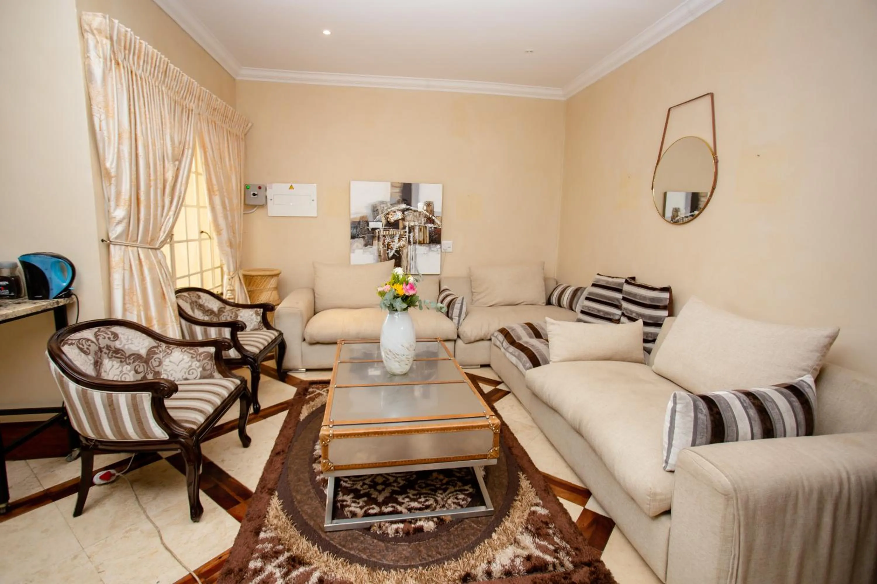 Restaurant/places to eat in TDM's Boutique Guest House